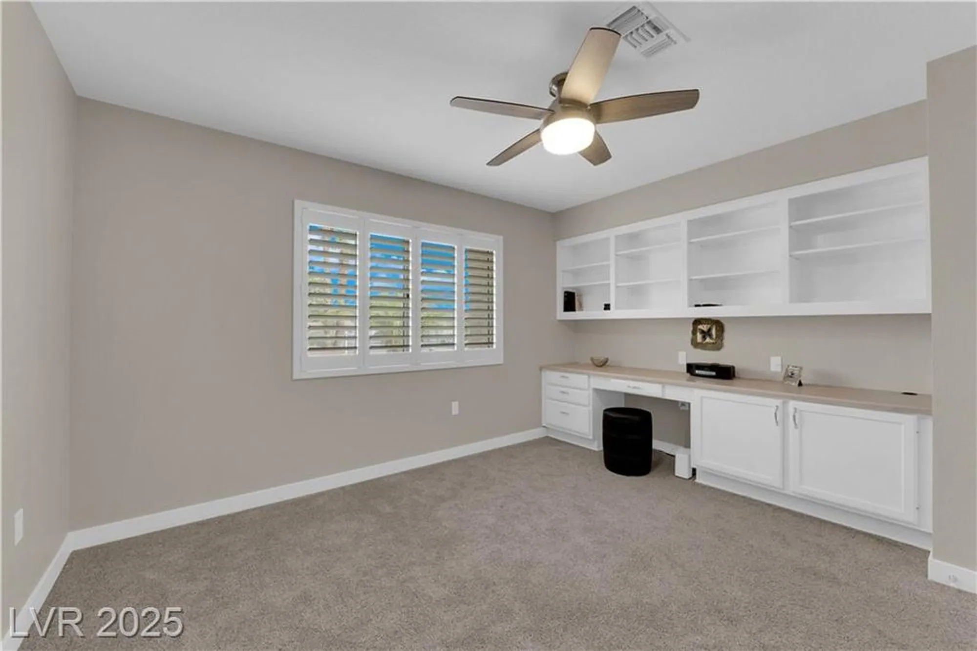 Property Slideshow image 13 of 27 | 8801 villa ridge dr, Las Vegas, NV, 89134