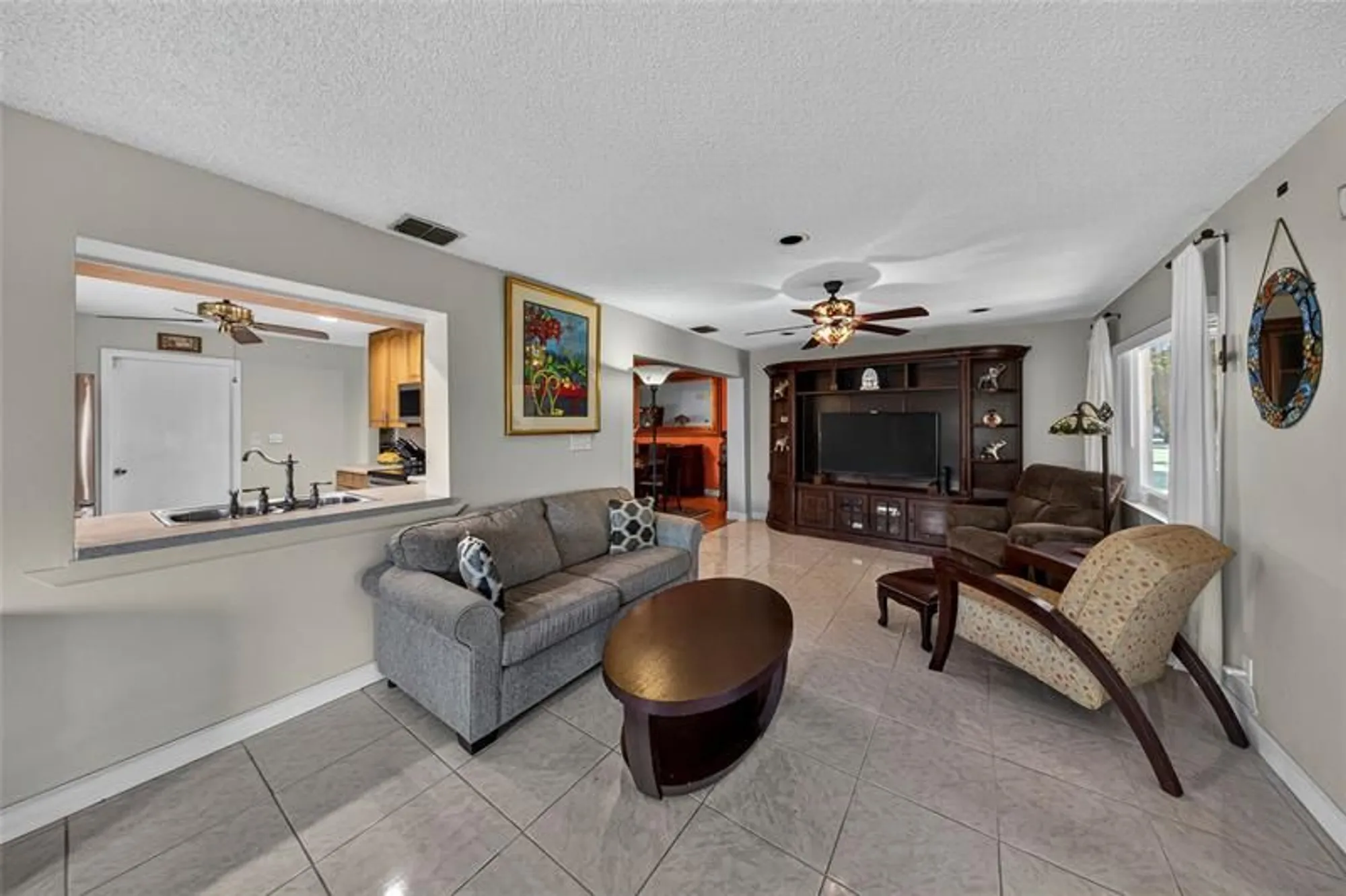 Property Slideshow image 17 of 50 | 9812 nw 75th ct, Tamarac, FL, 33321