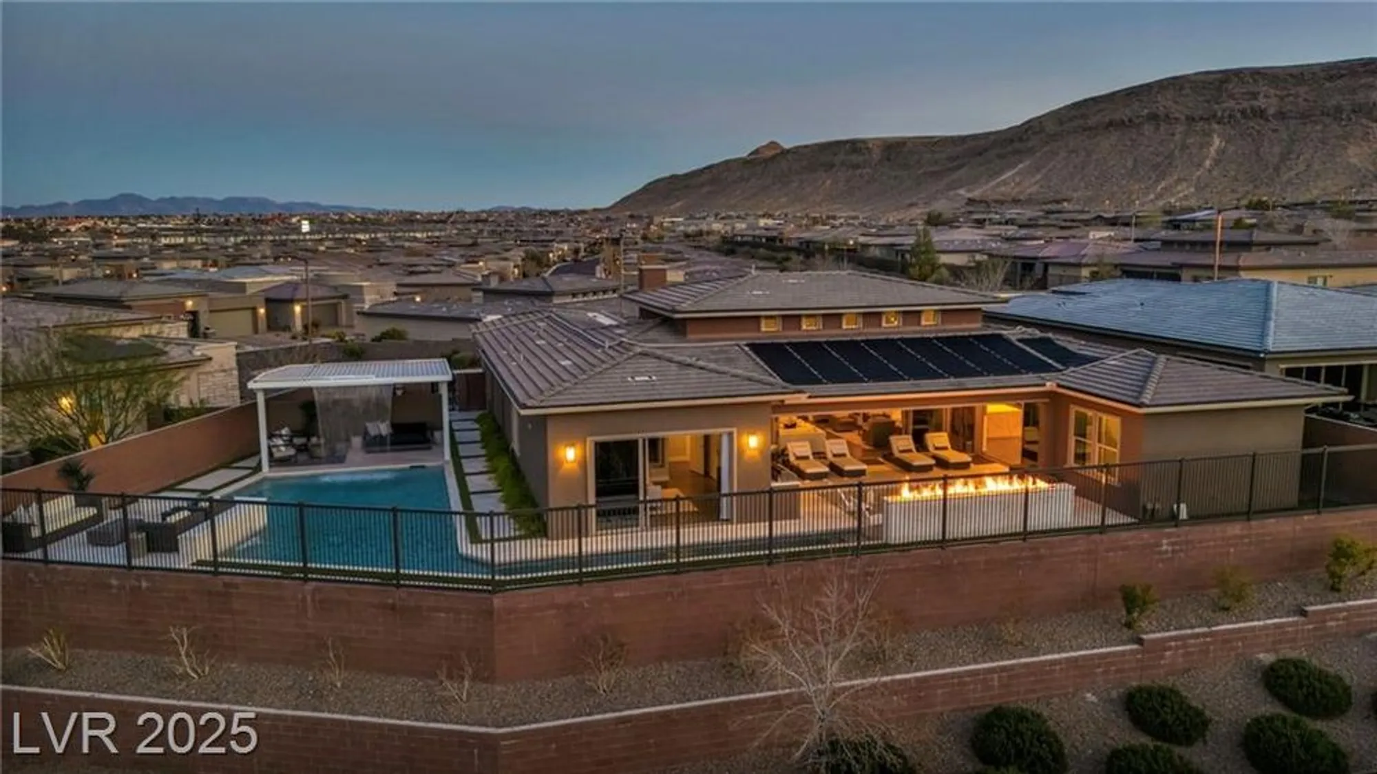 Property Slideshow image 11 of 95 | 10096 amethyst hills st, Las Vegas, NV, 89148