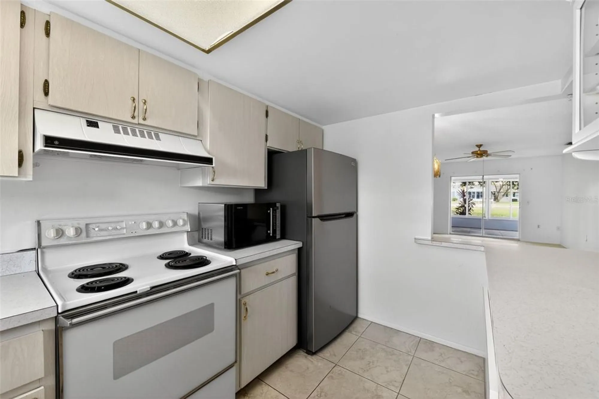 Property Slideshow image 5 of 27 | 2560 golf course dr 507, Sarasota, FL, 34234