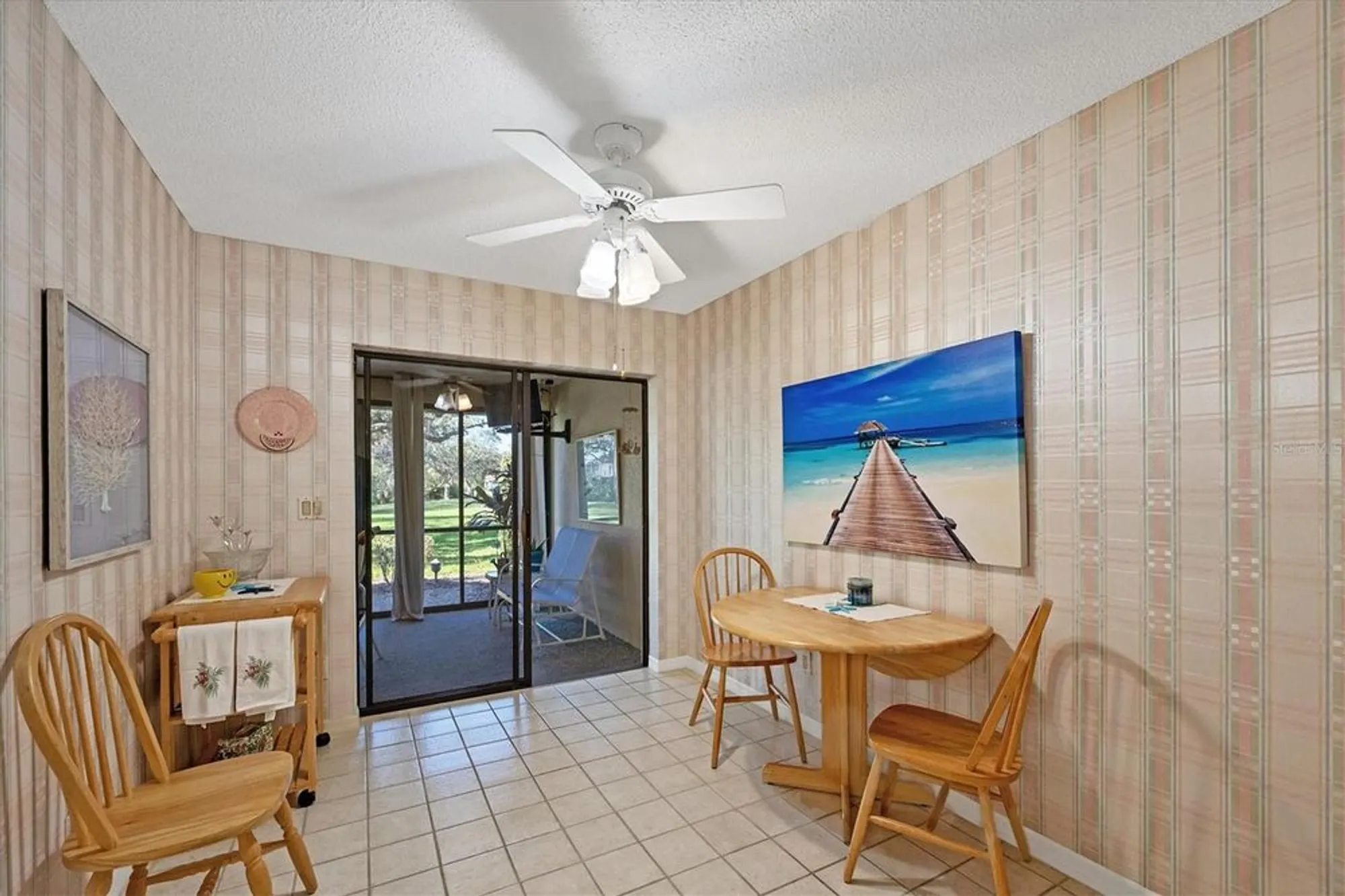 Property Slideshow image 17 of 59 | 3825 wilshire cir 1, Sarasota, FL, 34238