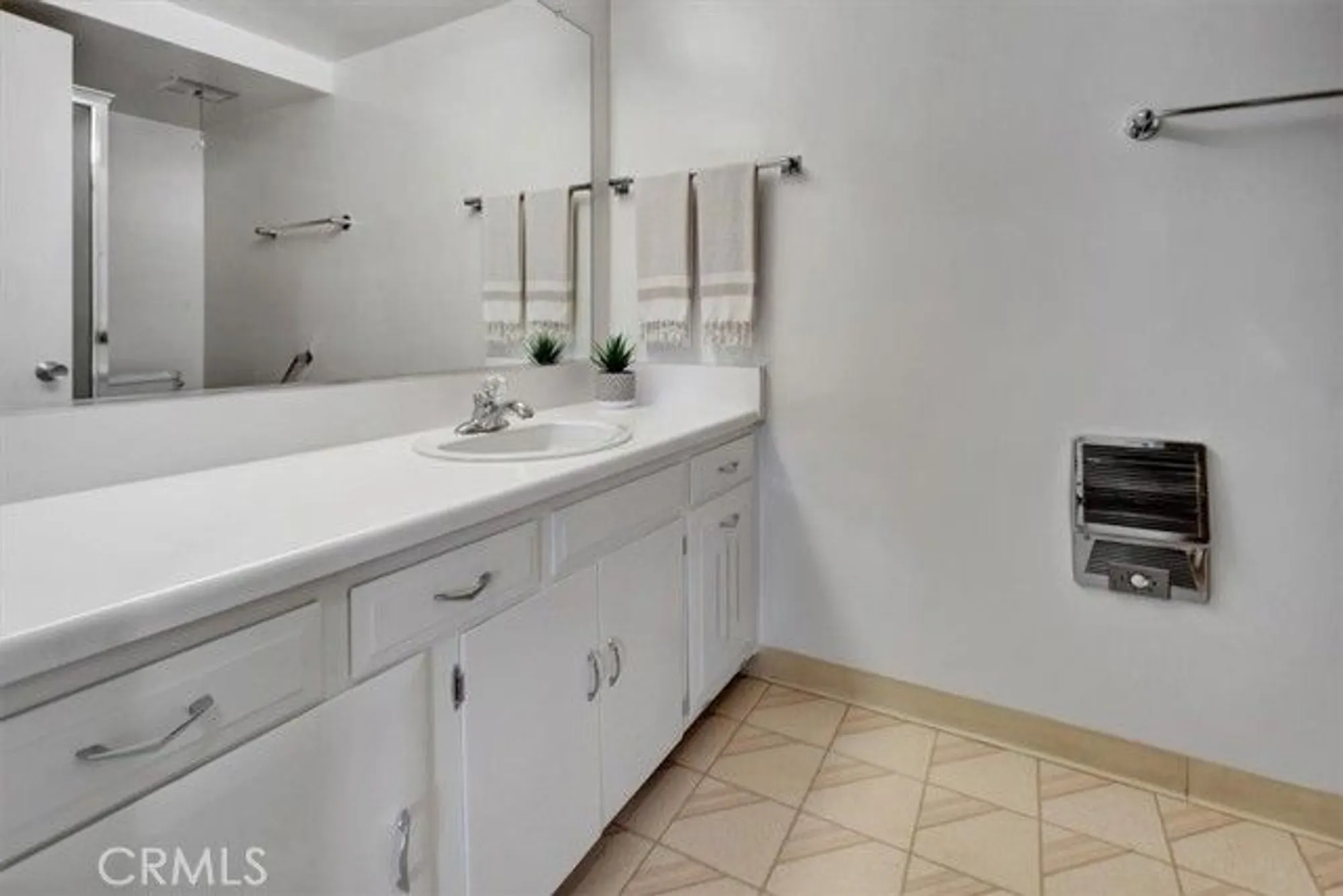 Property Slideshow image 14 of 17 | 271 avenida sevilla o, Laguna Woods, CA, 92637