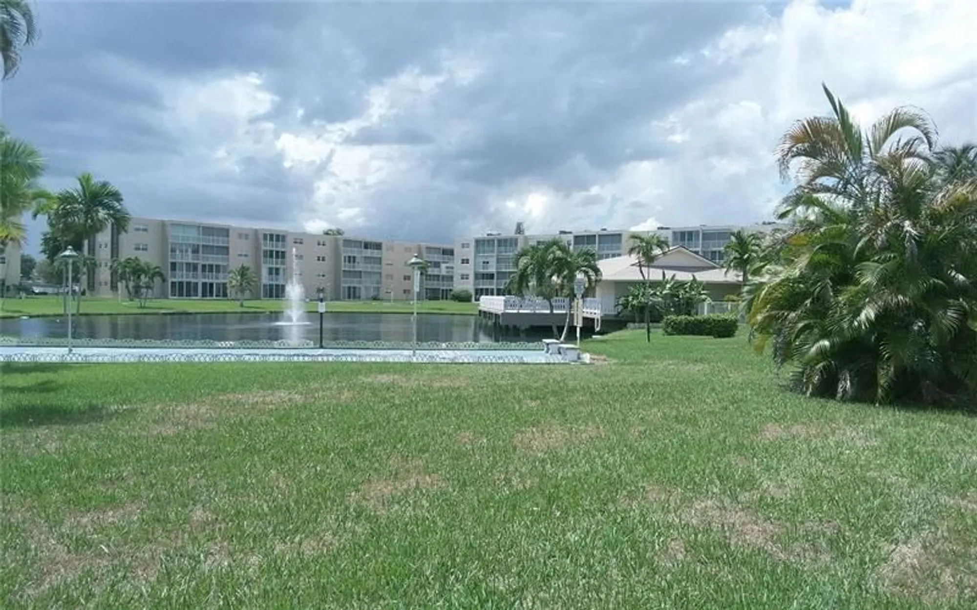 Property Slideshow image 19 of 21 | 206 se 10th st 302, Dania Beach, FL, 33004