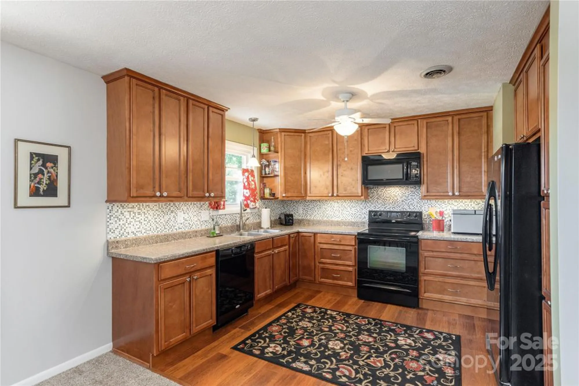 Property Slideshow image 9 of 25 | 103 oakwood pl apt 4, Hendersonville, NC, 28792