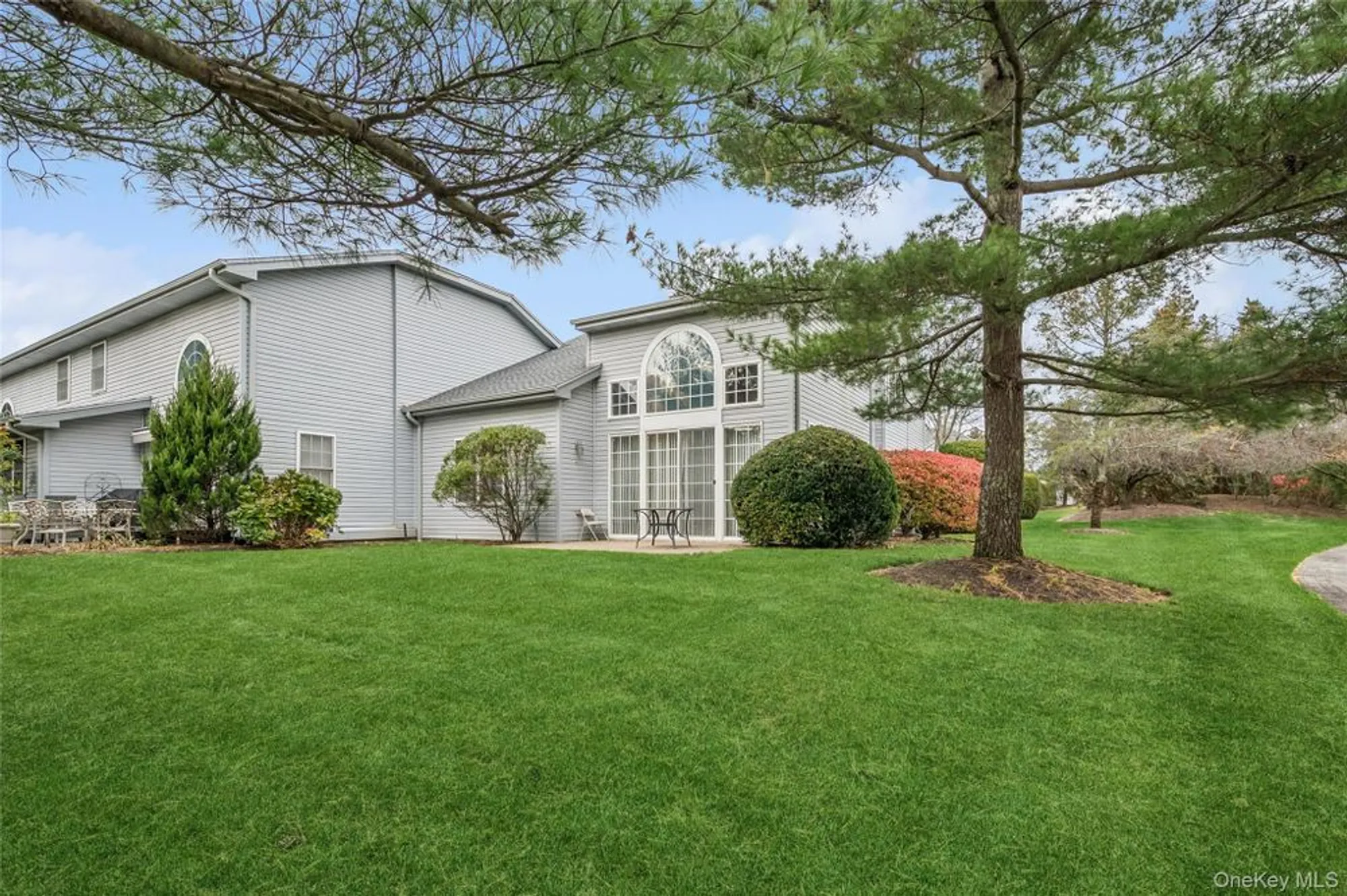 Property Slideshow image 20 of 20 | 652 balfour pl, Melville, NY, 11747