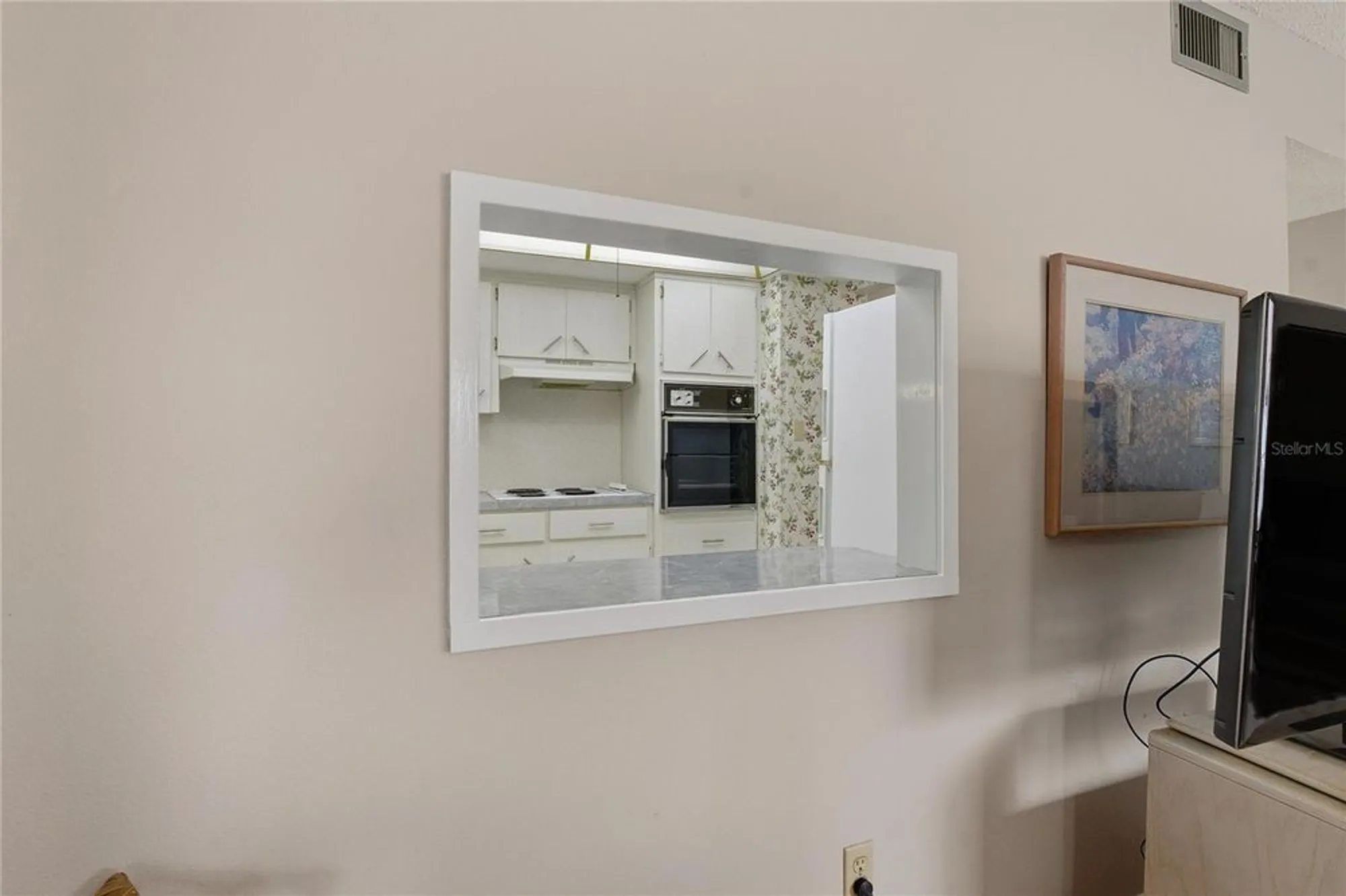 Property Slideshow image 11 of 39 | 2458 columbia dr 68, Clearwater, FL, 33763