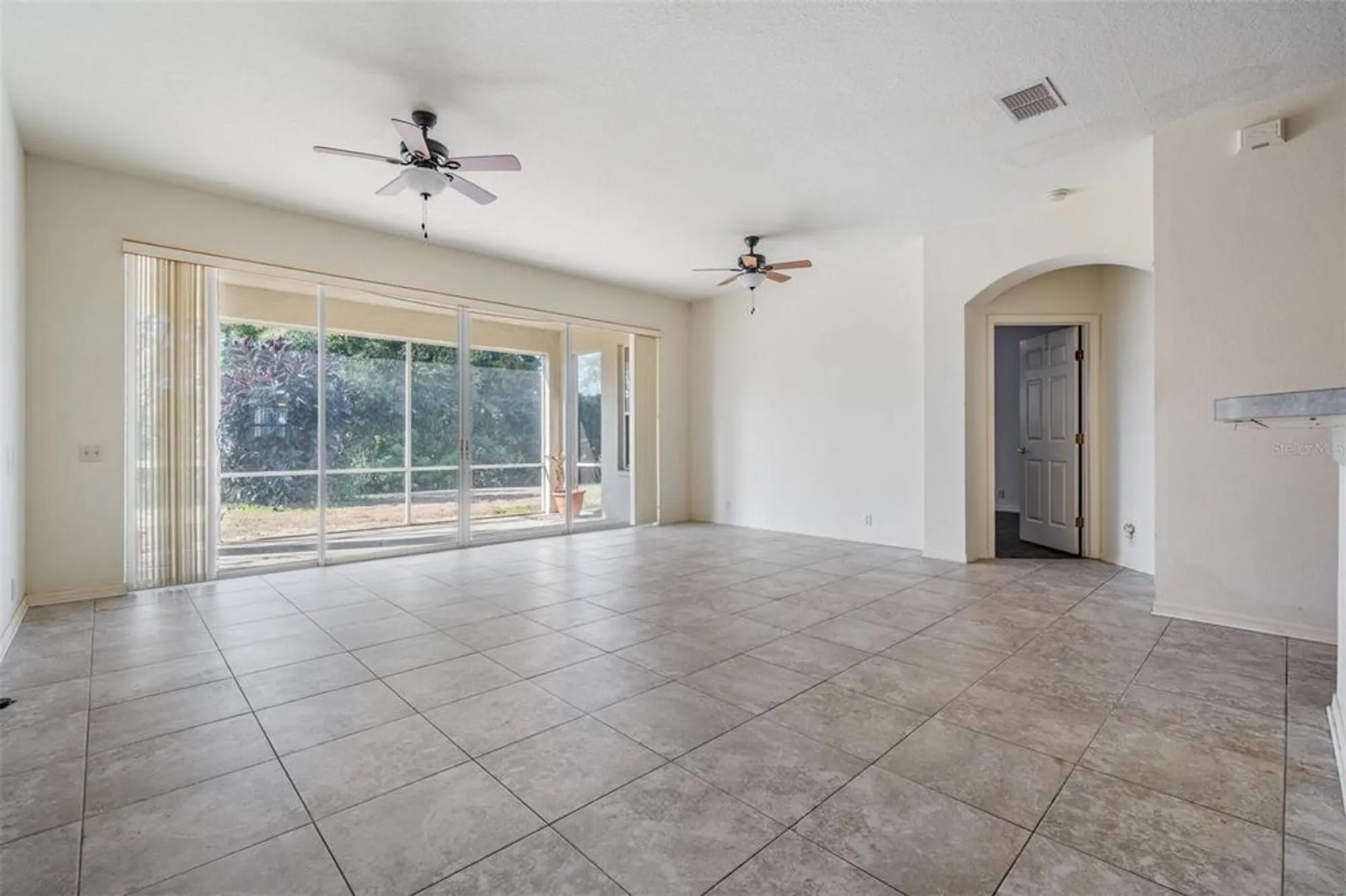 Property Slideshow image 5 of 43 | 3413 waterlute way, Lakeland, FL, 33811