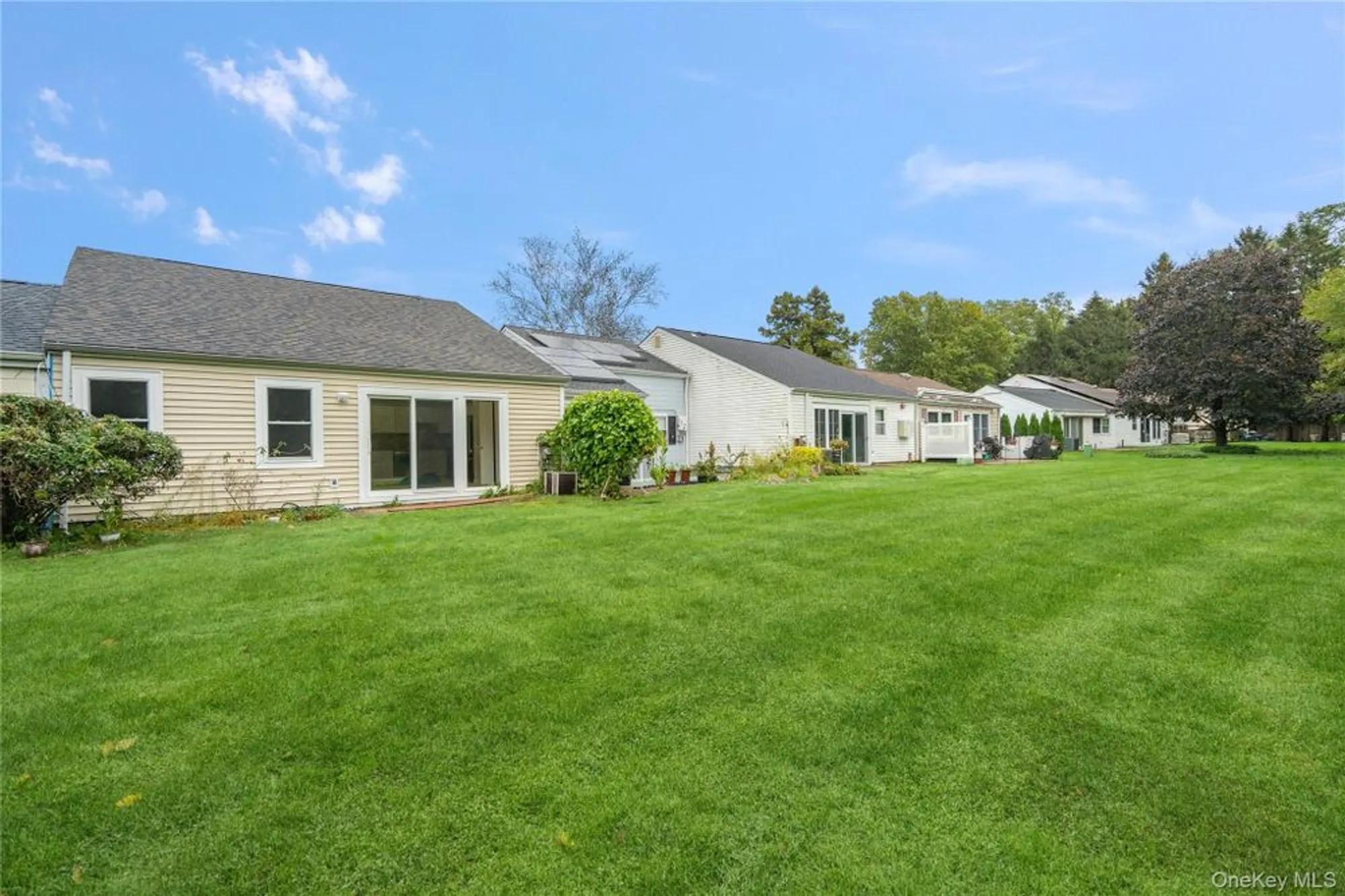 Property Slideshow image 19 of 29 | 53 freedom ln, Coram, NY, 11727