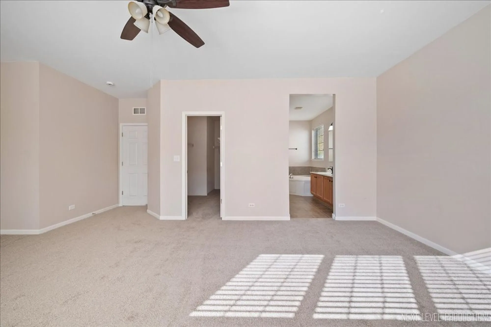 Property Slideshow image 15 of 29 | 712 bohannon cir, Oswego, IL, 60543