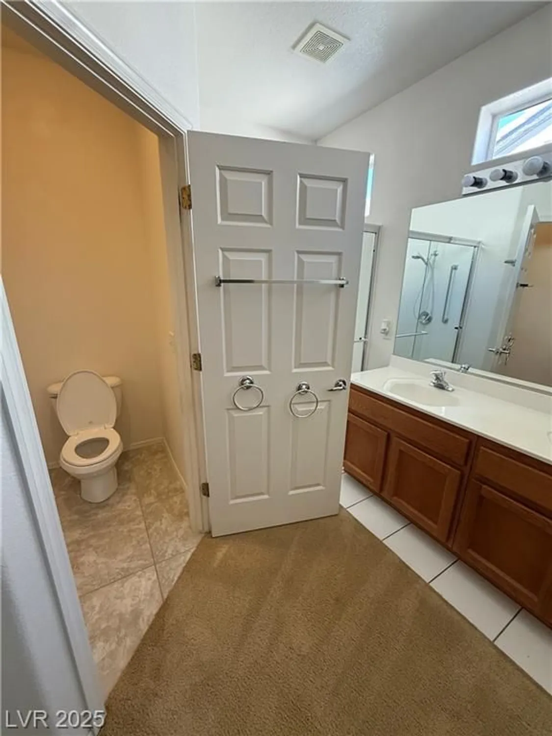 Property Slideshow image 13 of 16 | 2562 downeyville ave, Henderson, NV, 89052