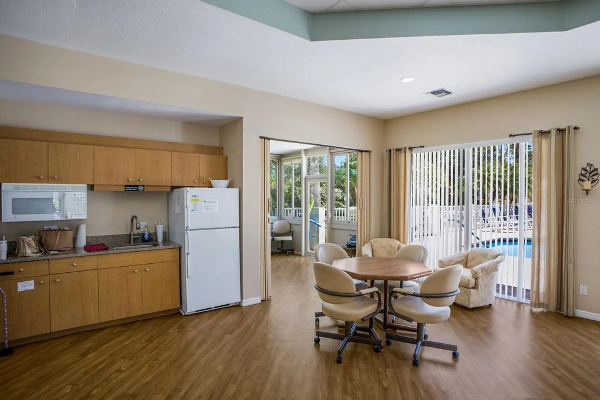 Property Slideshow image 24 of 28 | 915 barclay ct, Venice, FL, 34293