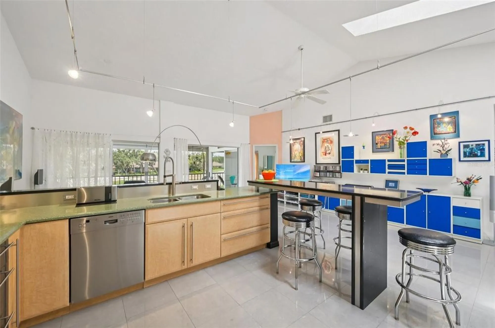 Property Slideshow image 15 of 42 | 5588 golf pointe dr # 1, Sarasota, FL, 34243