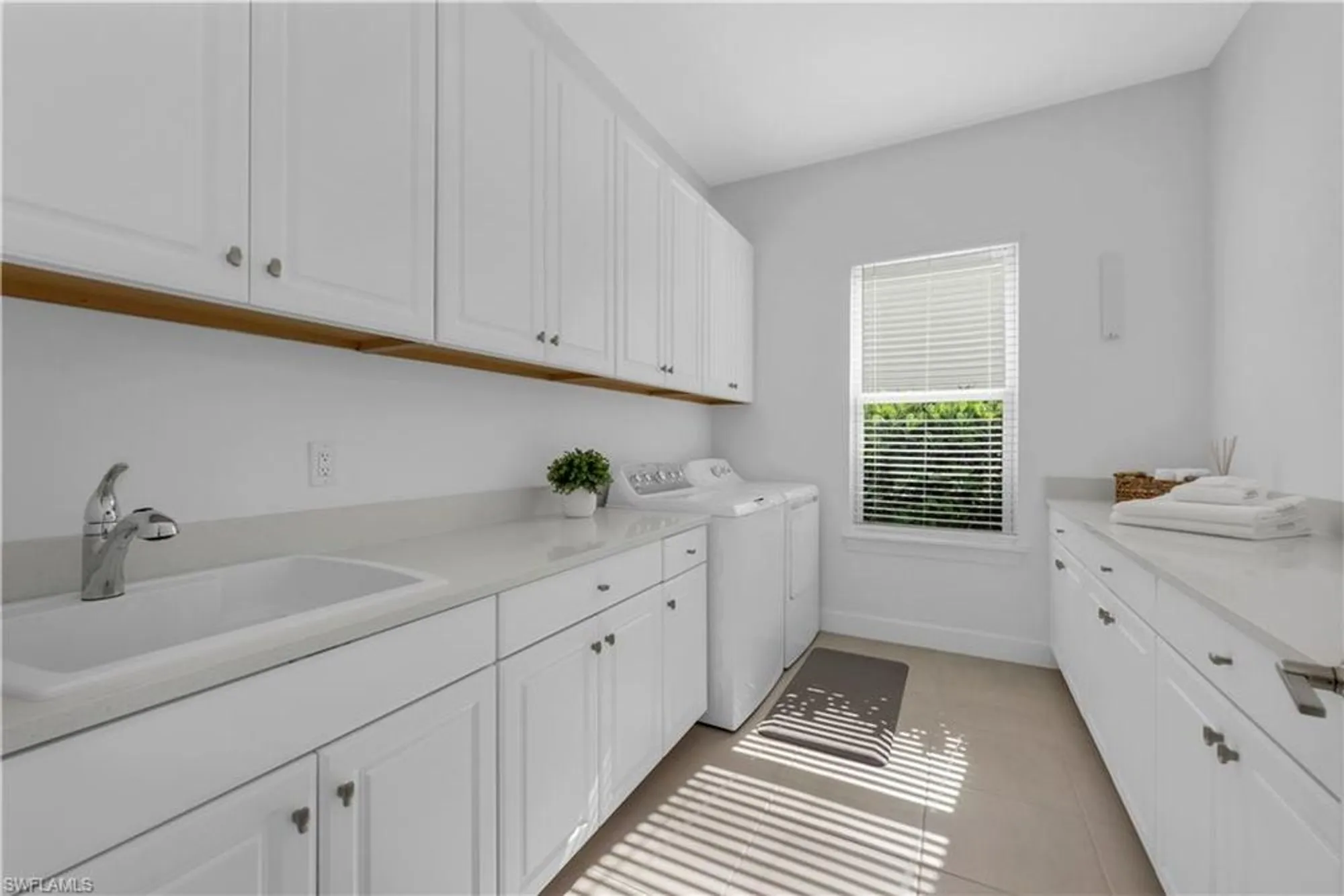 Property Slideshow image 27 of 45 | 11501 venetian lagoon dr, Fort Myers, FL, 33913