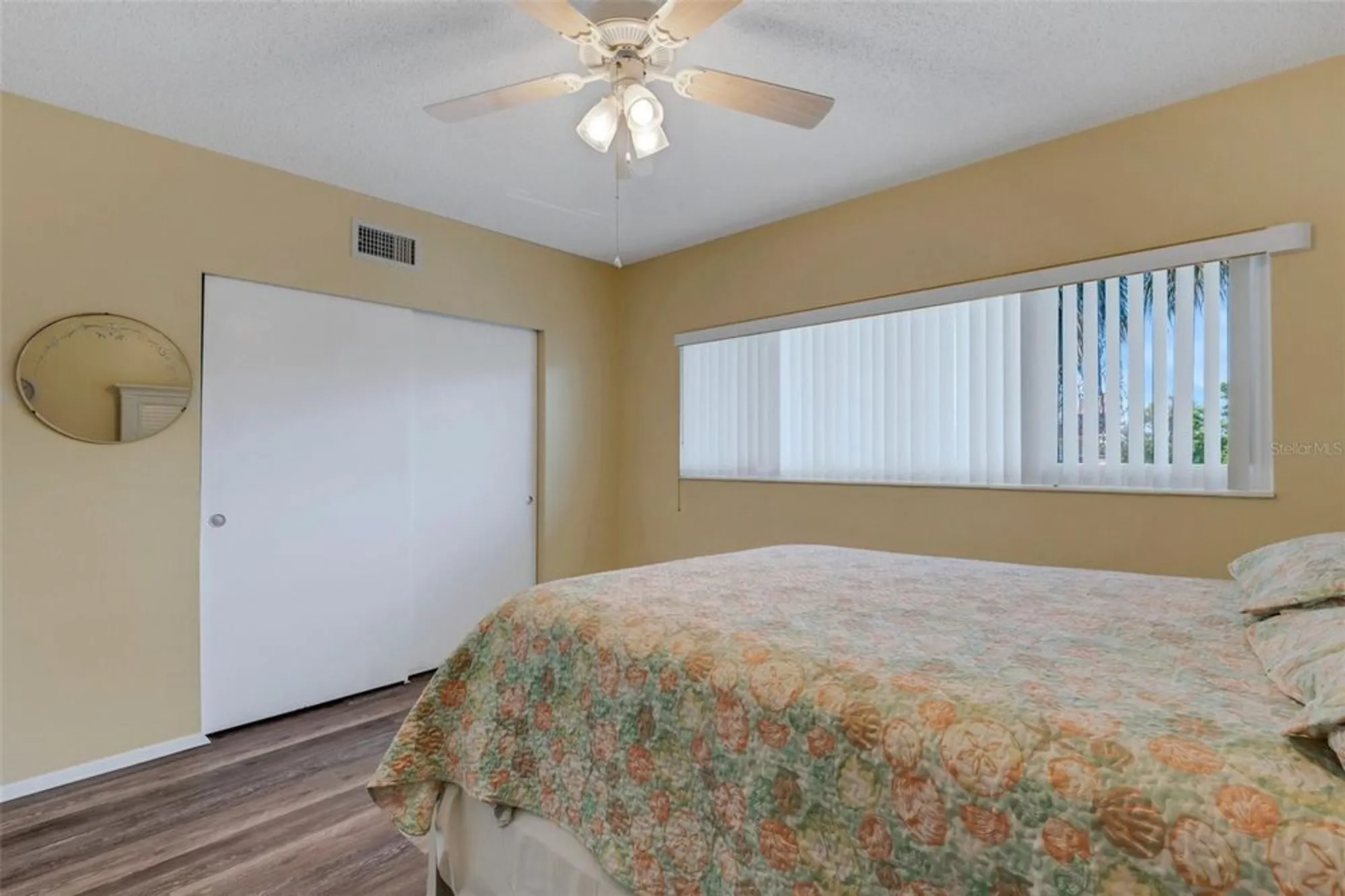 Property Slideshow image 33 of 56 | 2401 ecuadorian way apt 57, Clearwater, FL, 33763