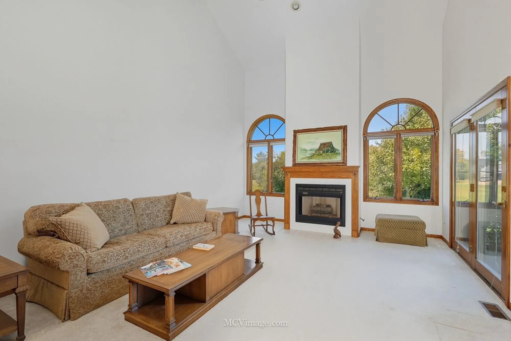 Property Slideshow image 8 of 25 | 18434 lakeview cir, Tinley Park, IL, 60477