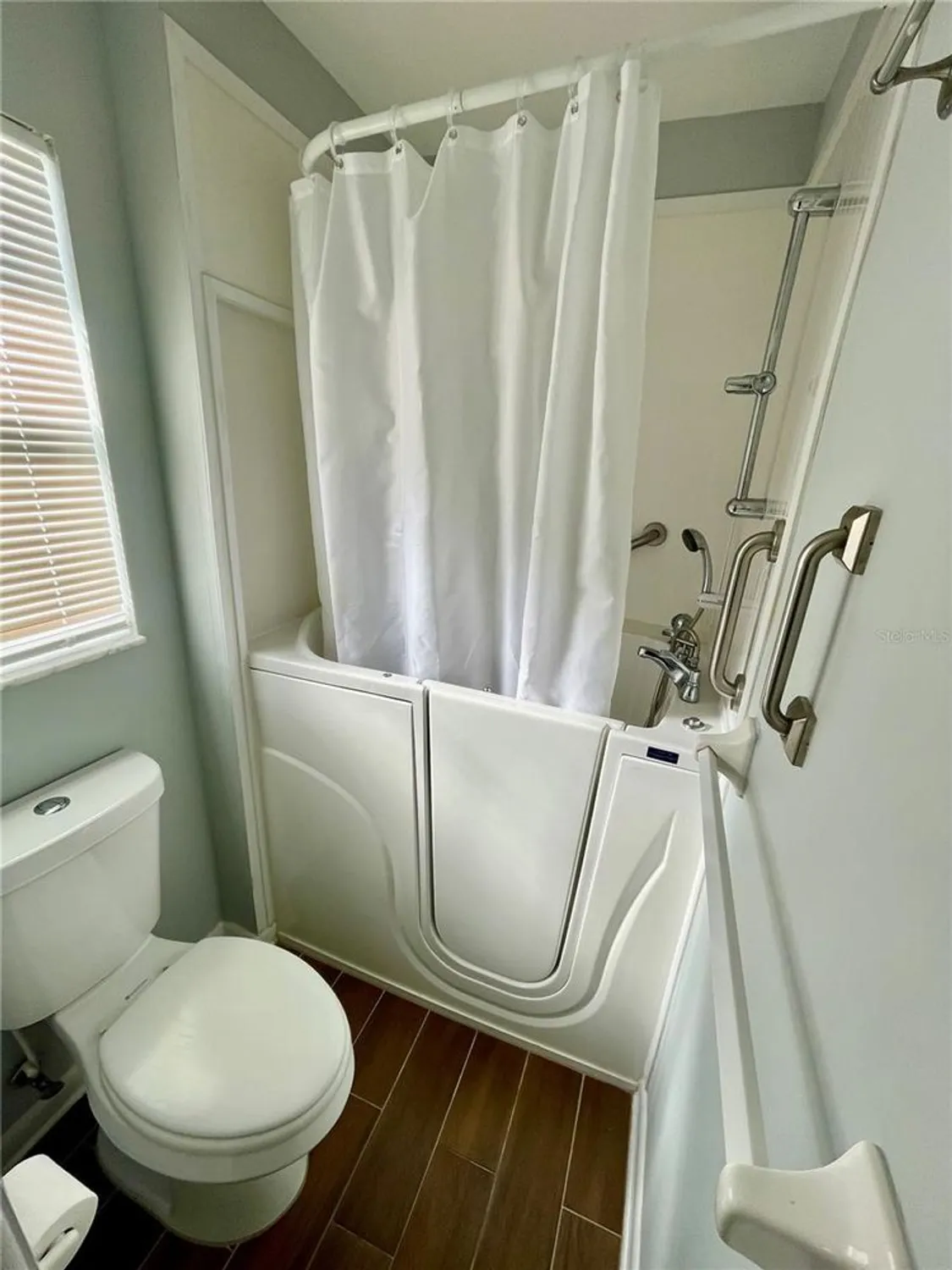 Property Slideshow image 30 of 59 | 1690 colonnades cir, Lakeland, FL, 33811