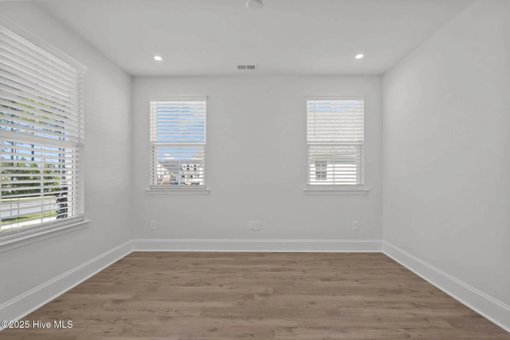 Property Slideshow image 5 of 56 | 1212 trisail ter, Wilmington, NC, 28412