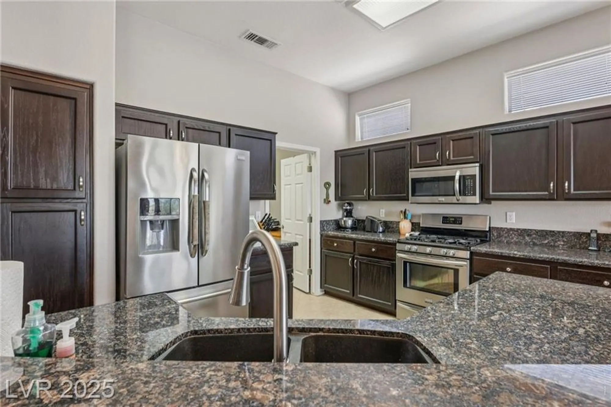 Property Slideshow image 23 of 56 | 10428 villa ridge dr, Las Vegas, NV, 89134