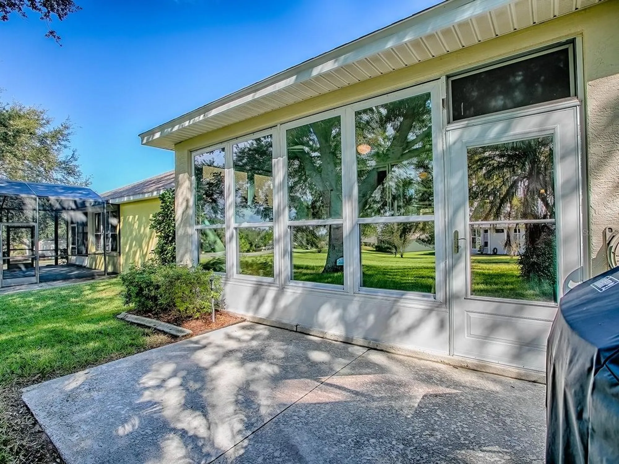 Property Slideshow image 35 of 41 | 3592 tropical seas loop, Tavares, FL, 32778