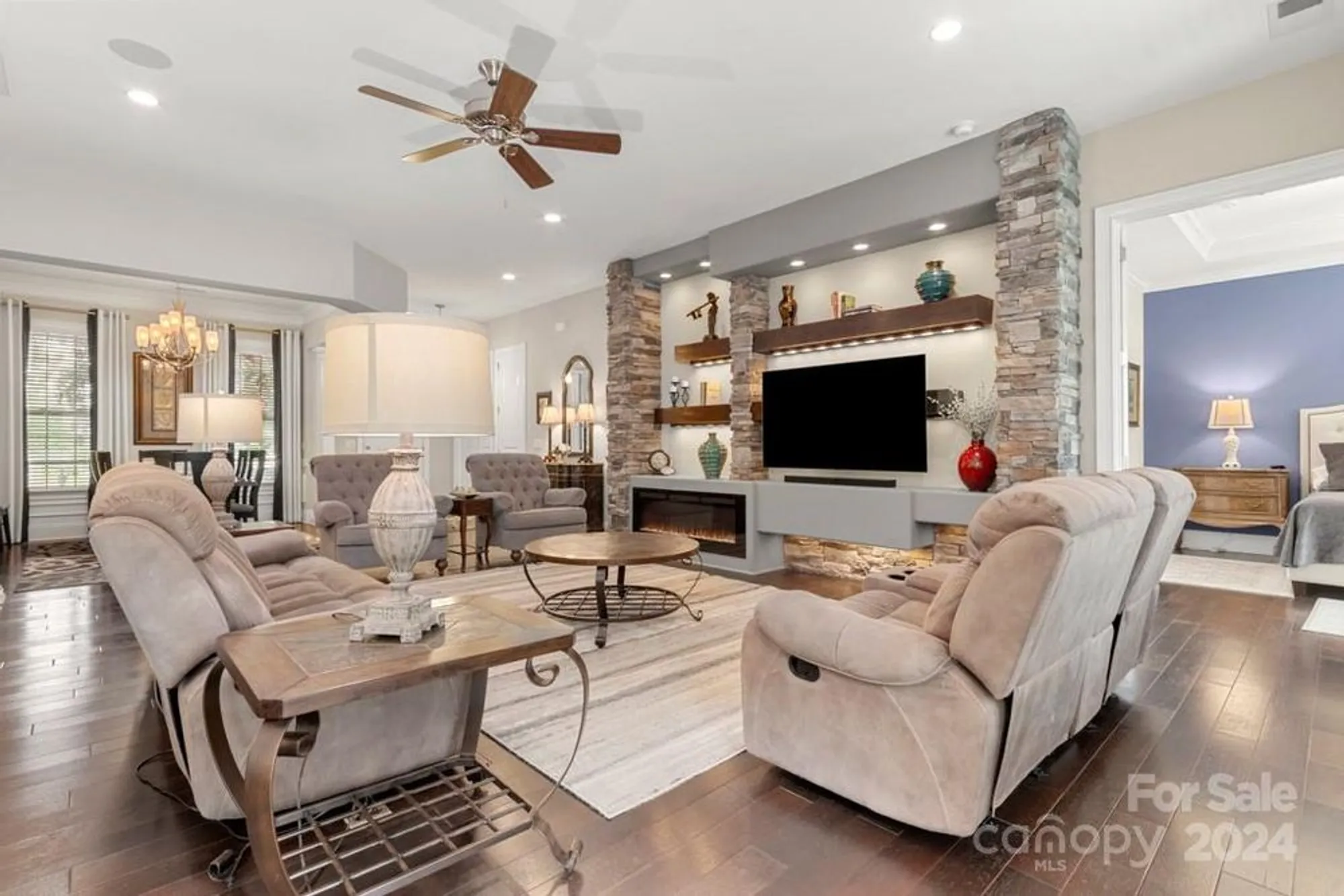 Property Slideshow image 8 of 26 | 15814 vale ridge dr, Charlotte, NC, 28278