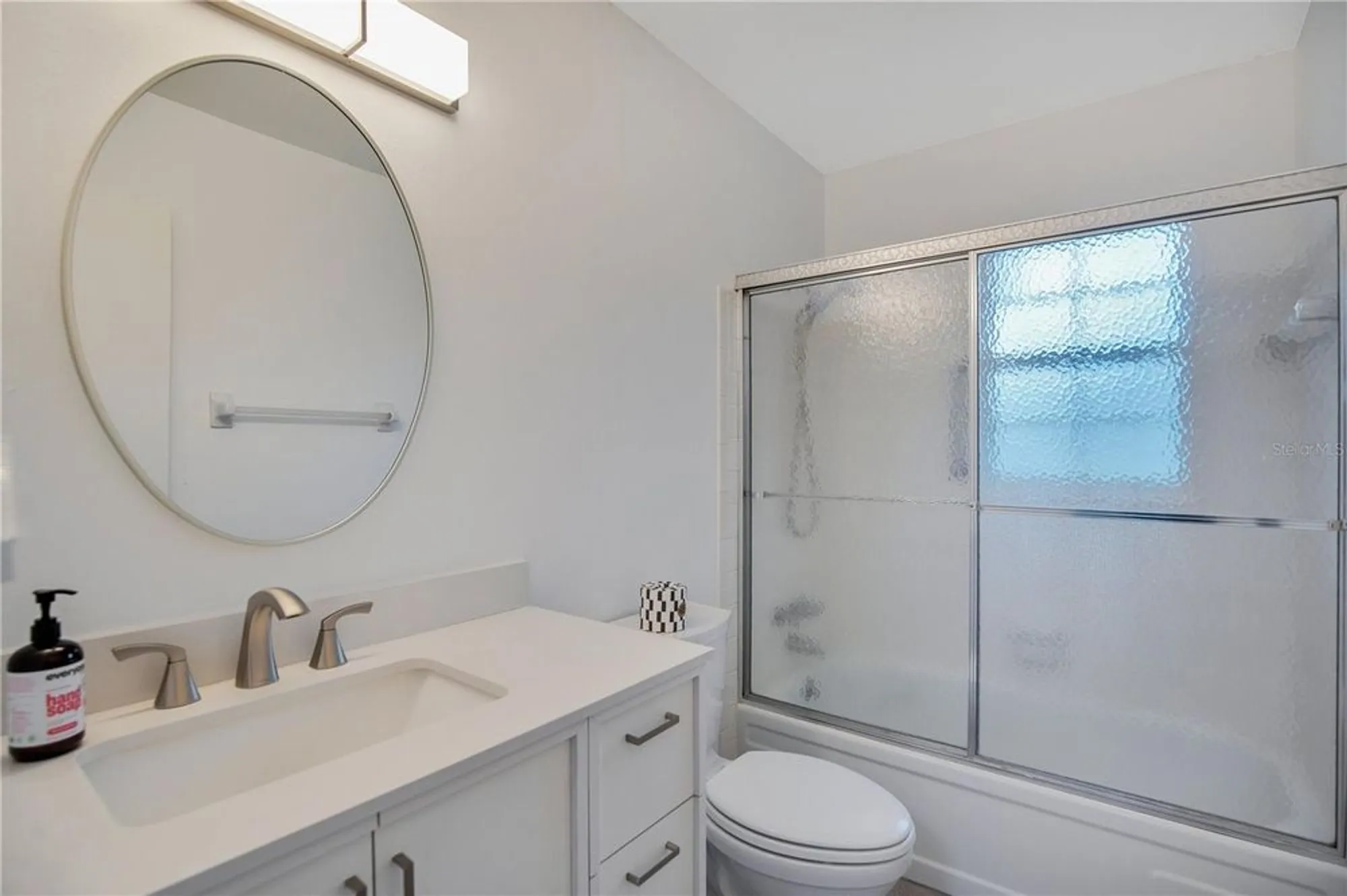 Property Slideshow image 15 of 23 | 239 n hill ave # 110, Deland, FL, 32724
