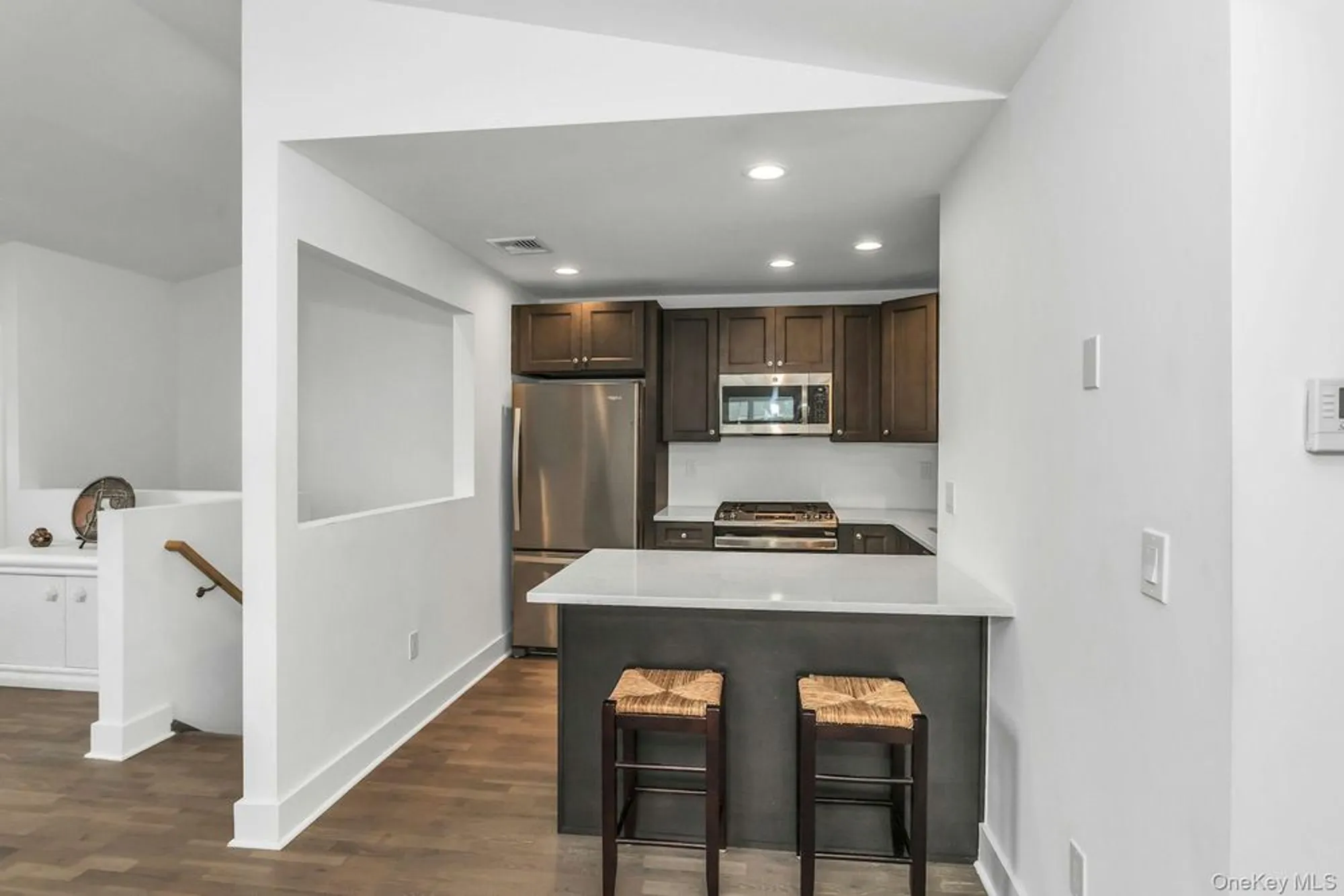 Property Slideshow image 5 of 19 | 512 breton way, Glen Cove, NY, 11542