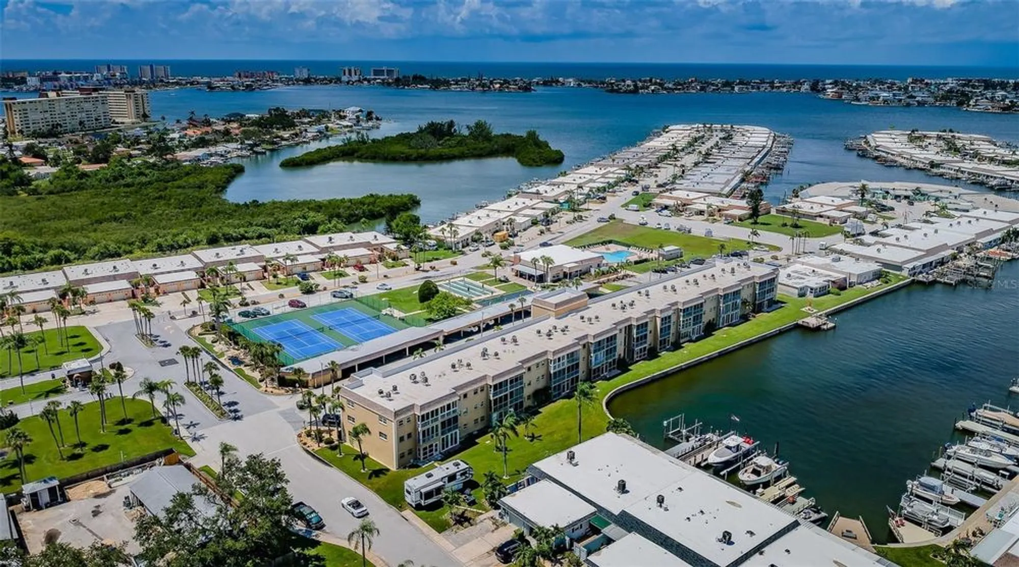 Property Slideshow image 27 of 89 | 1 boca ciega point blvd apt 314, Saint Petersburg, FL, 33708