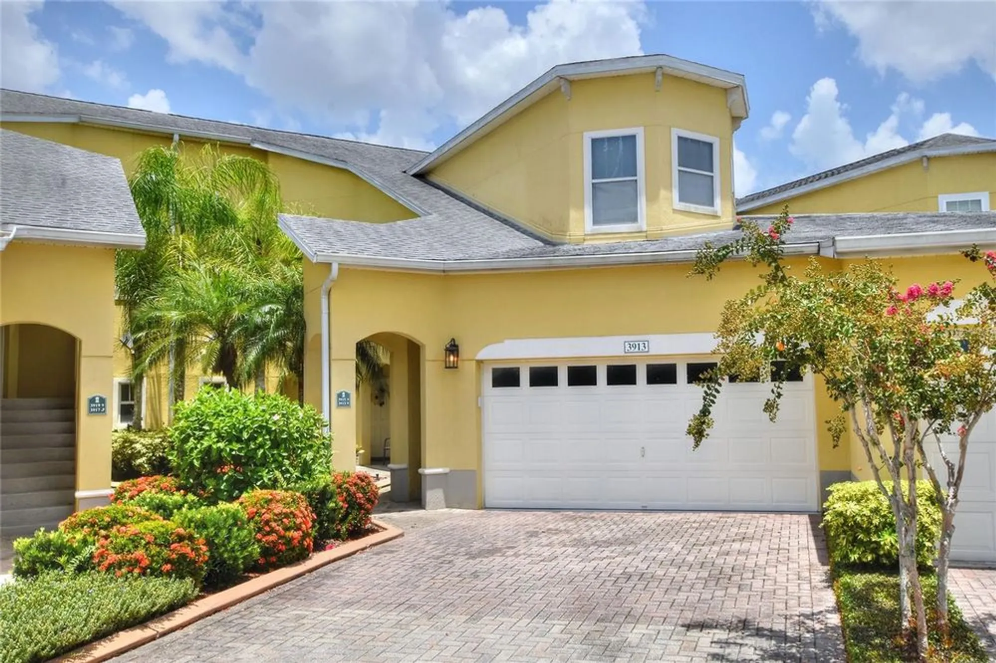 Property Slideshow image 1 of 50 | 3913 serenade ln # 4, Lakeland, FL, 33811