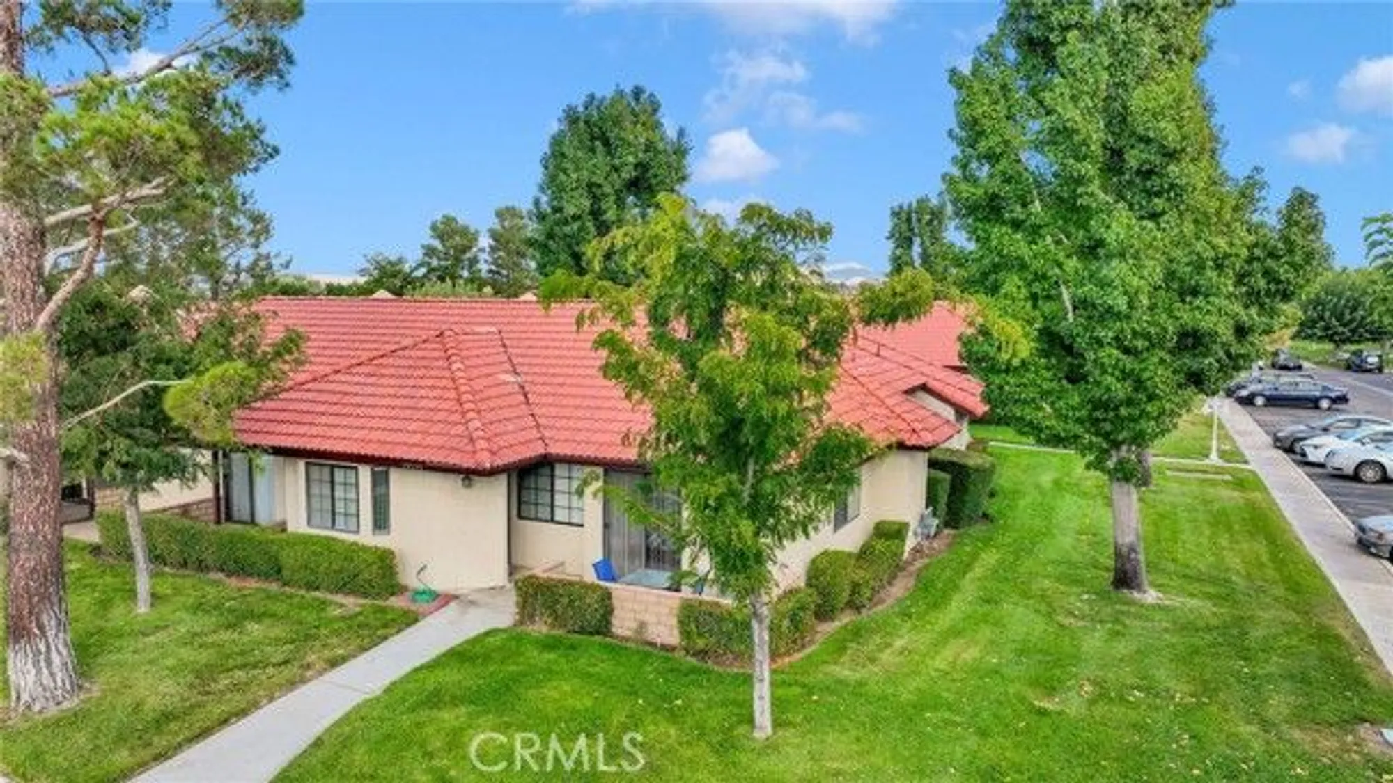 Property Slideshow image 3 of 36 | 19175 elm dr, Apple Valley, CA, 92308