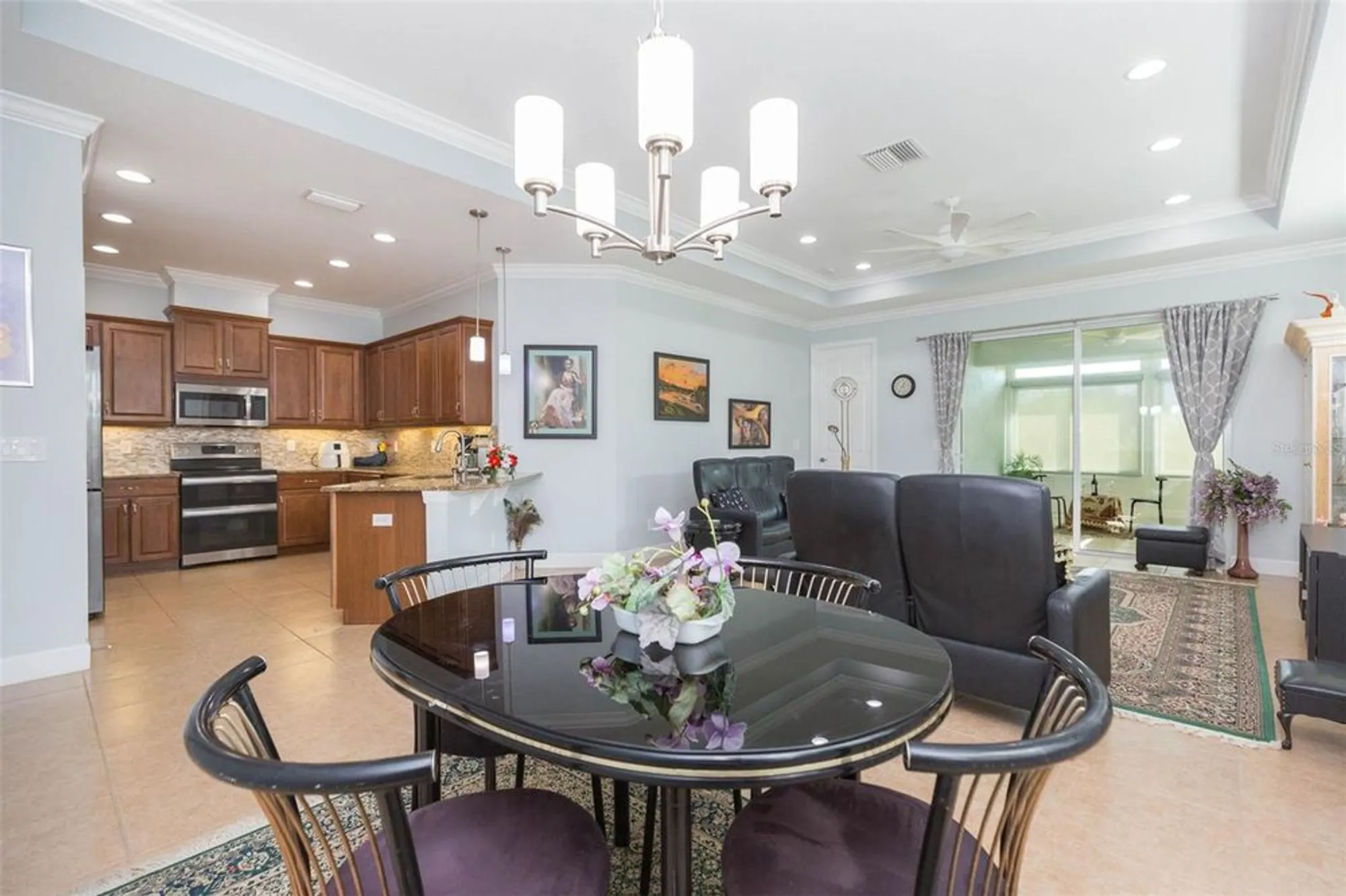 Property Slideshow image 7 of 57 | 712 chipper dr, Sun City Center, FL, 33573