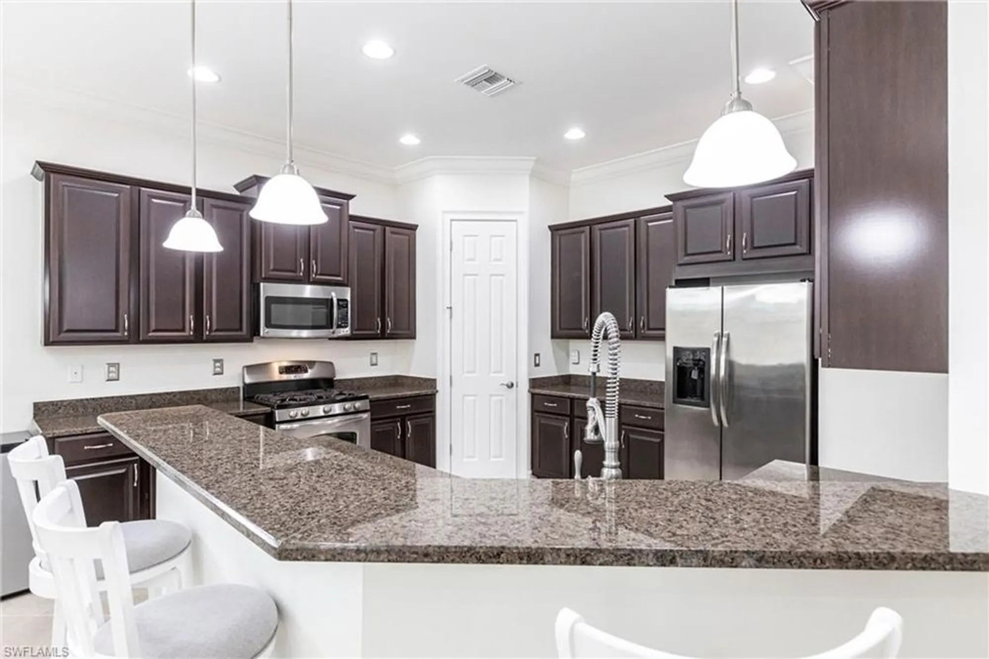 Property Slideshow image 11 of 49 | 3871 otter bend cir, Fort Myers, FL, 33905