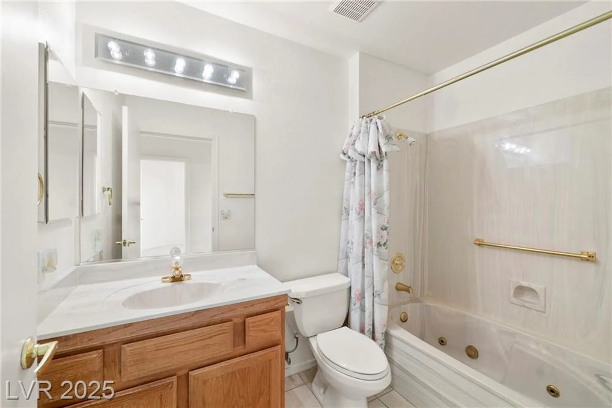 Property Slideshow image 20 of 44 | 8701 millsboro dr, Las Vegas, NV, 89134