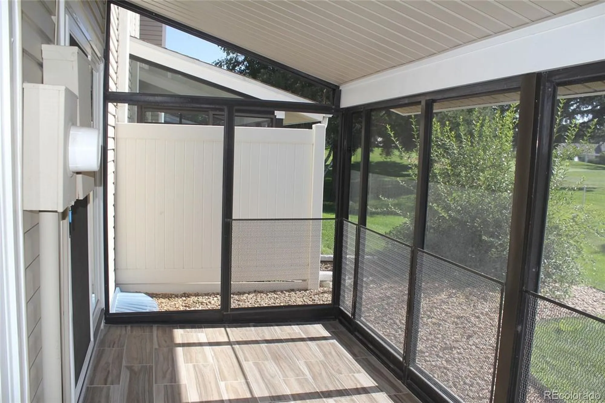 Property Slideshow image 24 of 35 | 2734 s heather gardens way, Aurora, CO, 80014