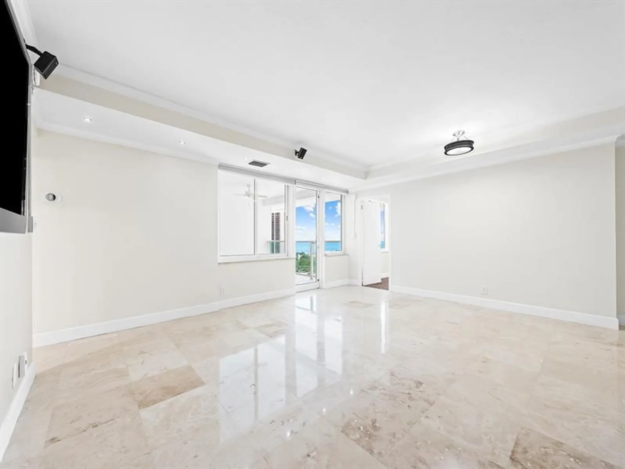 Property Slideshow image 3 of 27 | 3233 ne 34th st 1712, Fort Lauderdale, FL, 33308