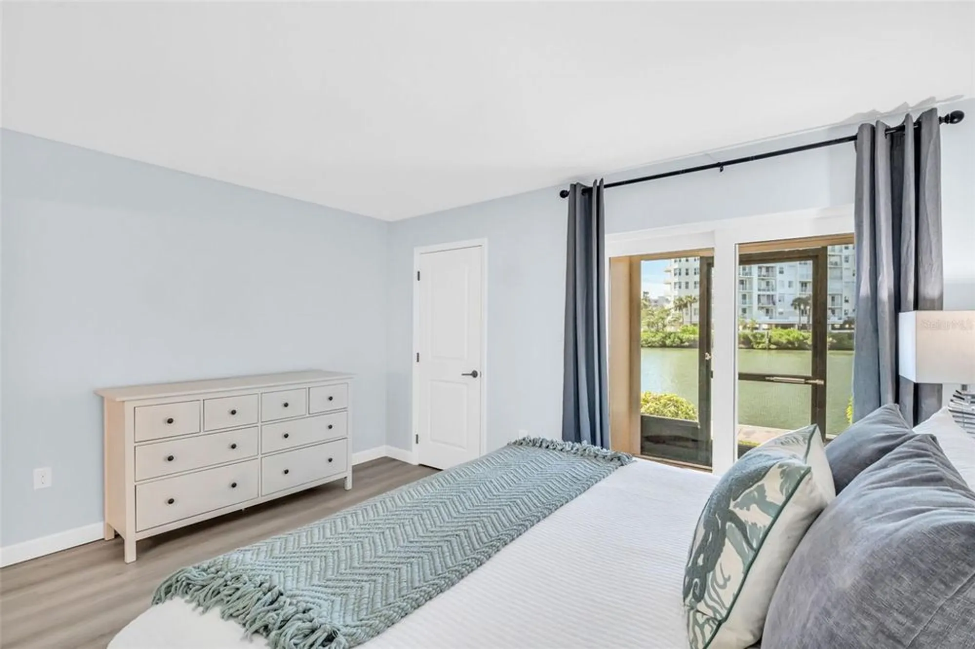 Property Slideshow image 4 of 37 | 7930 sun island dr 104, South Pasadena, FL, 33707