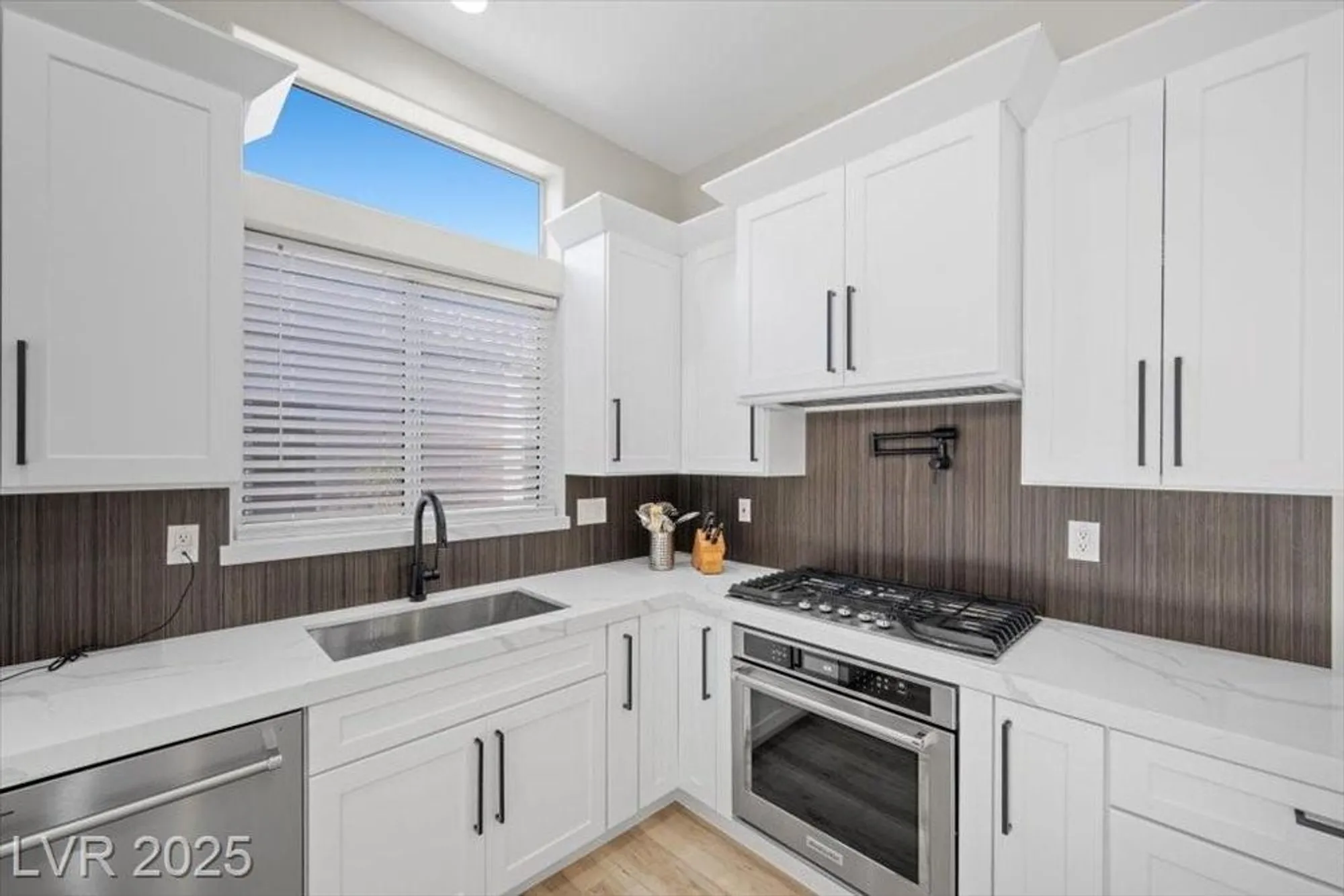 Property Slideshow image 5 of 35 | 2321 hot oak ridge st, Las Vegas, NV, 89134