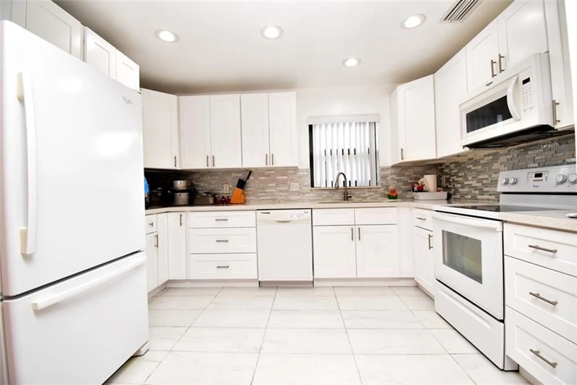 Property Slideshow image 10 of 30 | 3305 silver buttonwood dr, Greenacres, FL, 33463