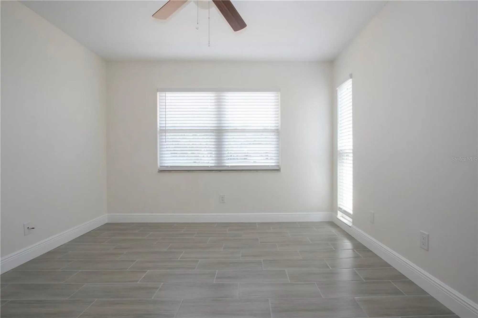 Property Slideshow image 32 of 72 | 1906 canterbury ln 20, Sun City Center, FL, 33573