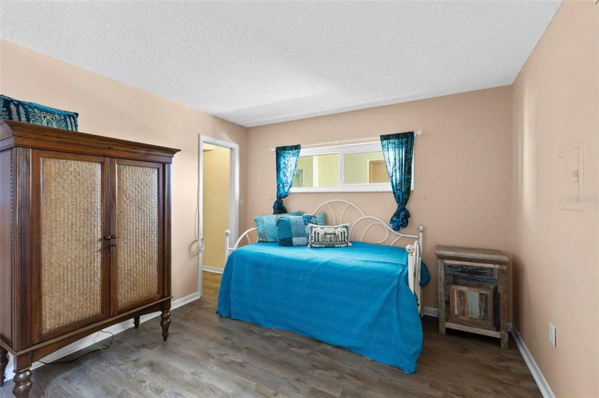 Property Slideshow image 20 of 46 | 4550 cove cir apt 501, Saint Petersburg, FL, 33708