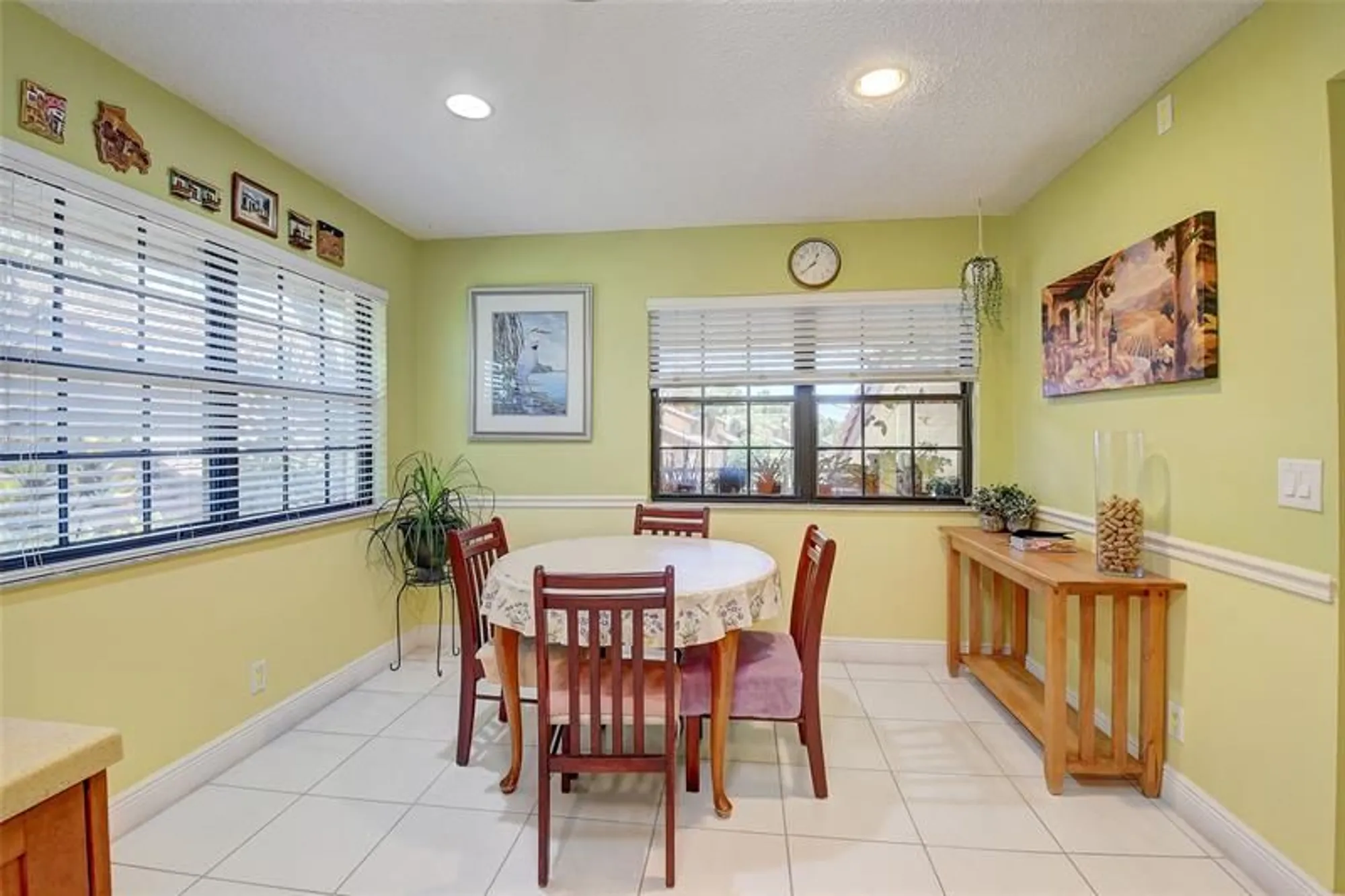 Property Slideshow image 11 of 75 | 6422 aspen glen cir # 206, Boynton Beach, FL, 33437