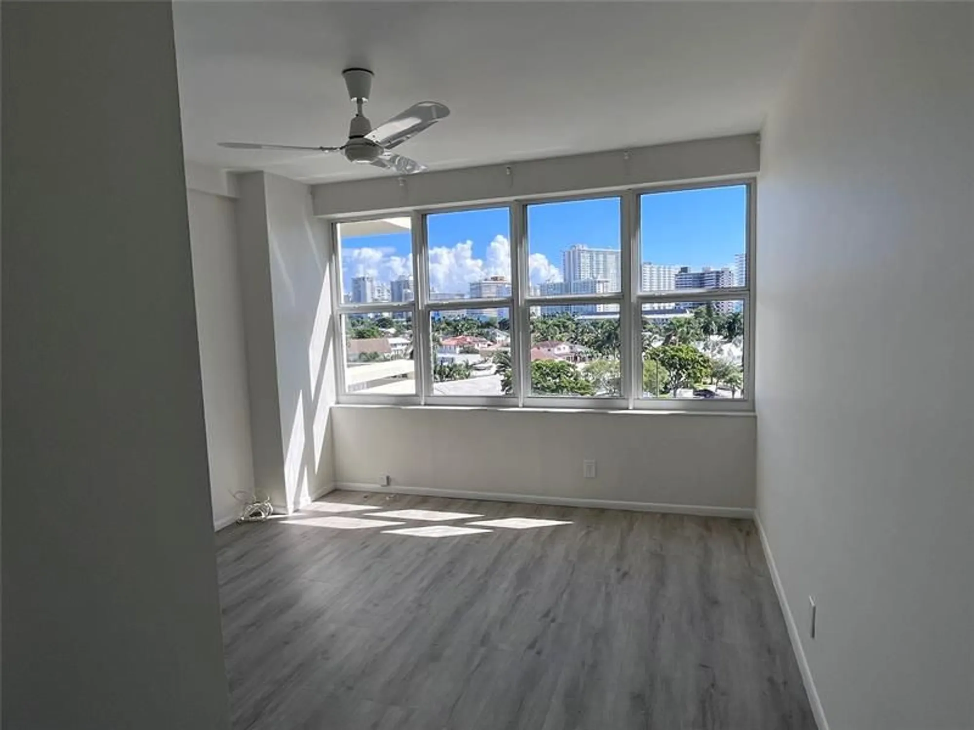 Property Slideshow image 12 of 27 | 3200 ne 36th st 709, Fort Lauderdale, FL, 33308