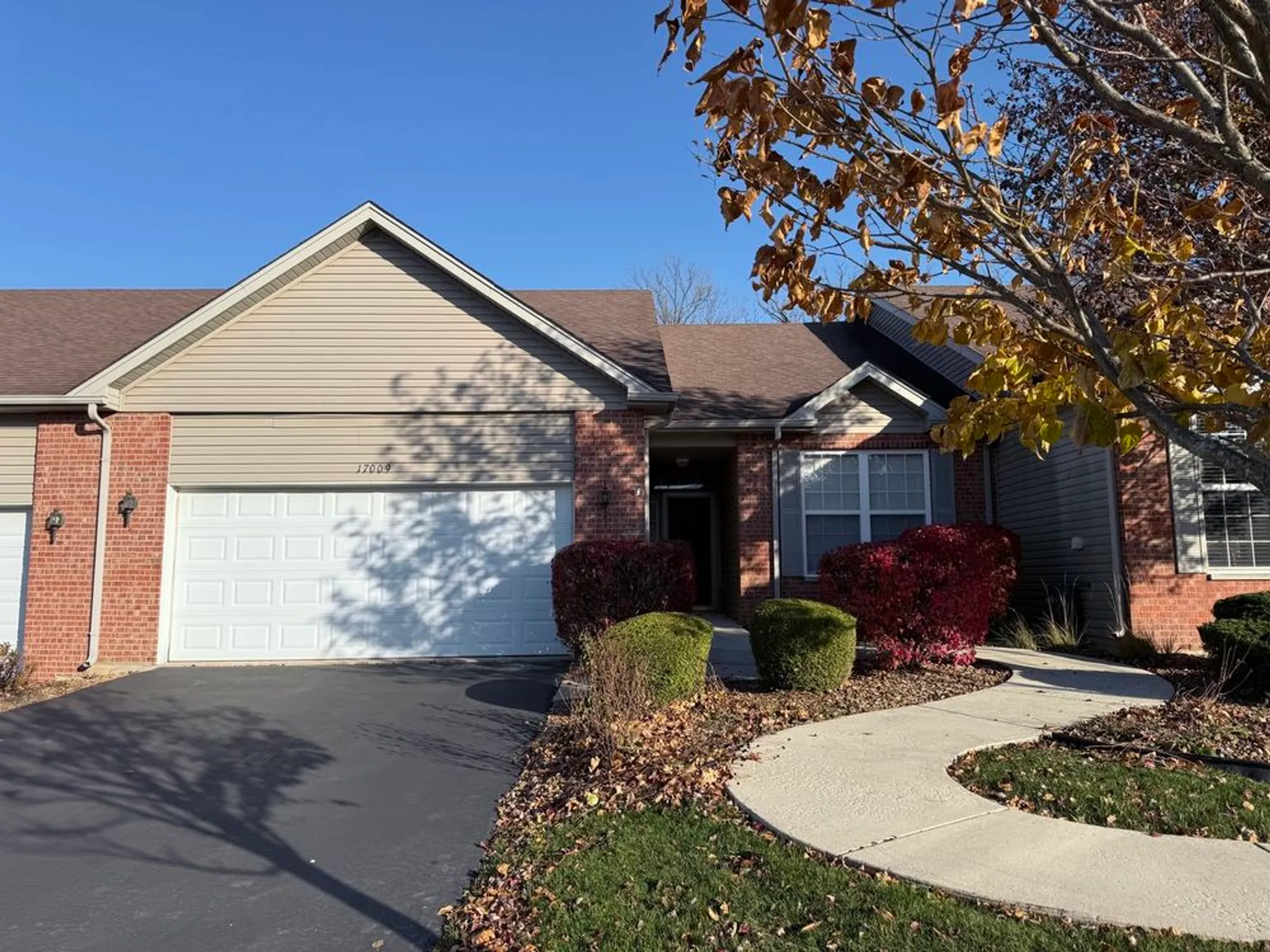 Property Slideshow image 1 of 21 | 17009 mendota dr # 17009, Lockport, IL, 60441