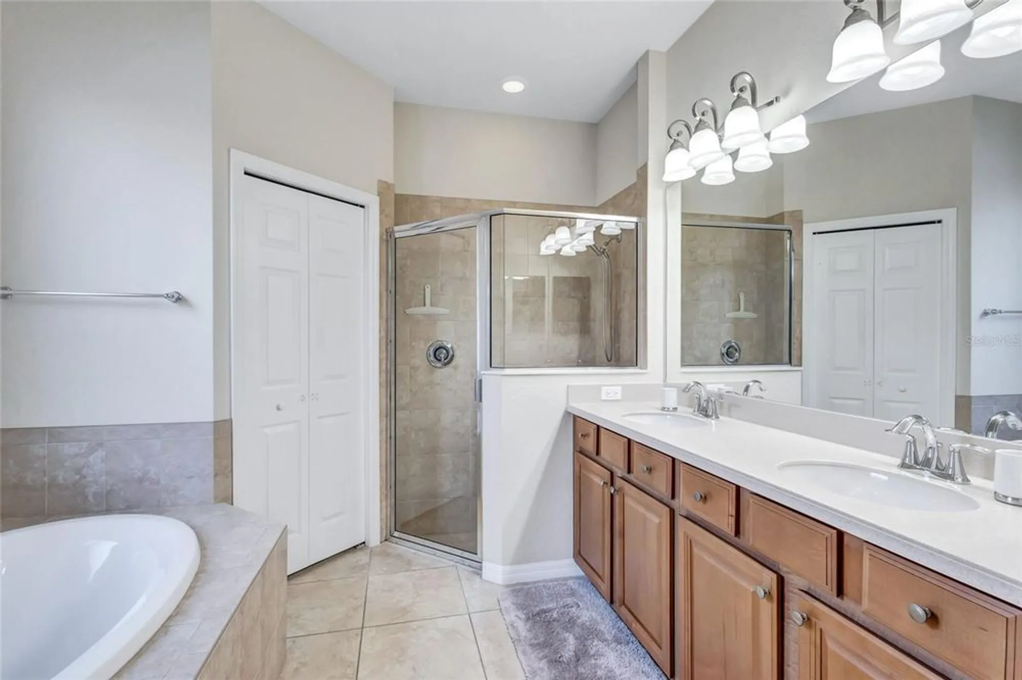 Property Slideshow image 21 of 68 | 9019 heritage sound dr, Bradenton, FL, 34212