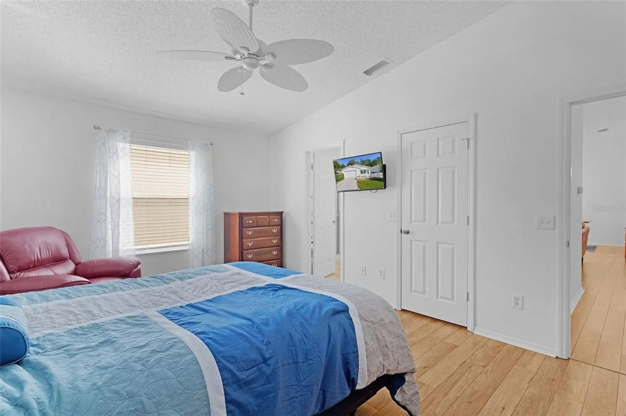 Property Slideshow image 18 of 38 | 297 emmalee pl, The Villages, FL, 32162