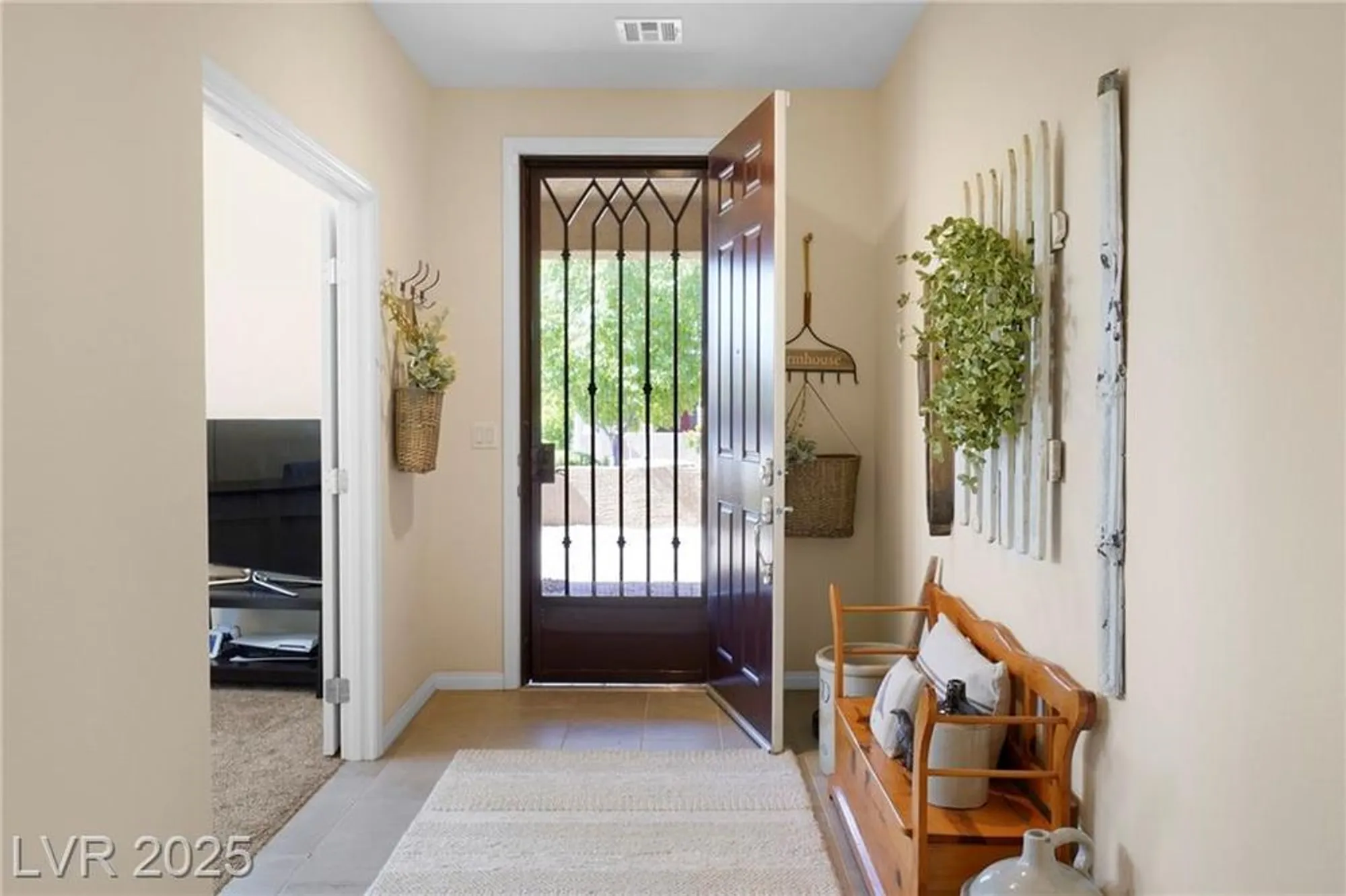 Property Slideshow image 53 of 68 | 1844 wolfcreek falls ct, Henderson, NV, 89044