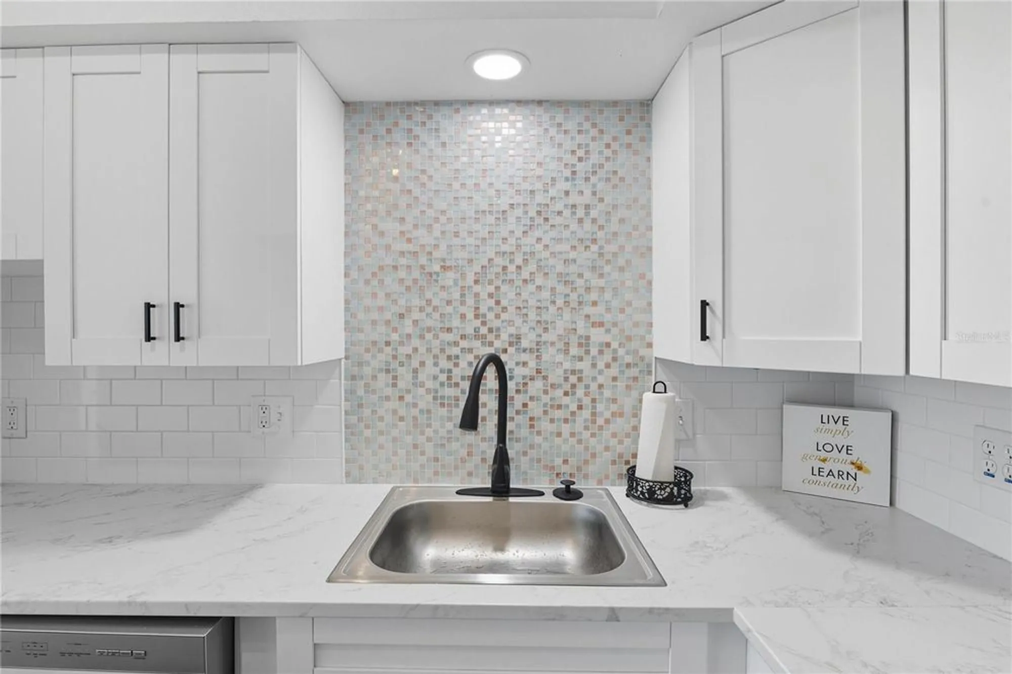 Property Slideshow image 11 of 40 | 2257 world parkway blvd 61, Clearwater, FL, 33763