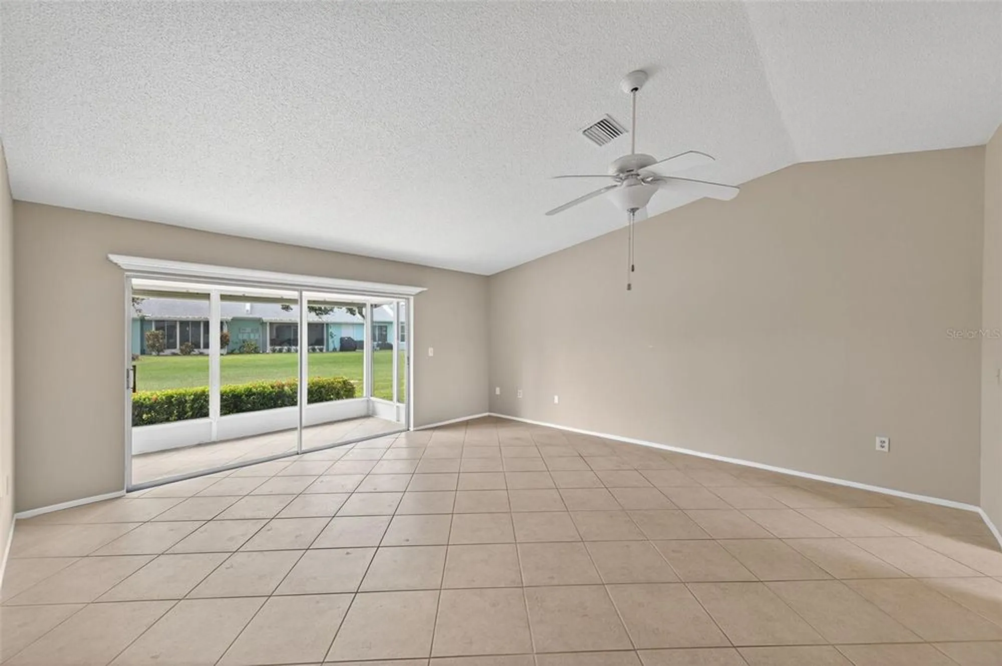 Property Slideshow image 2 of 30 | 3704 39th st w # 23, Bradenton, FL, 34205