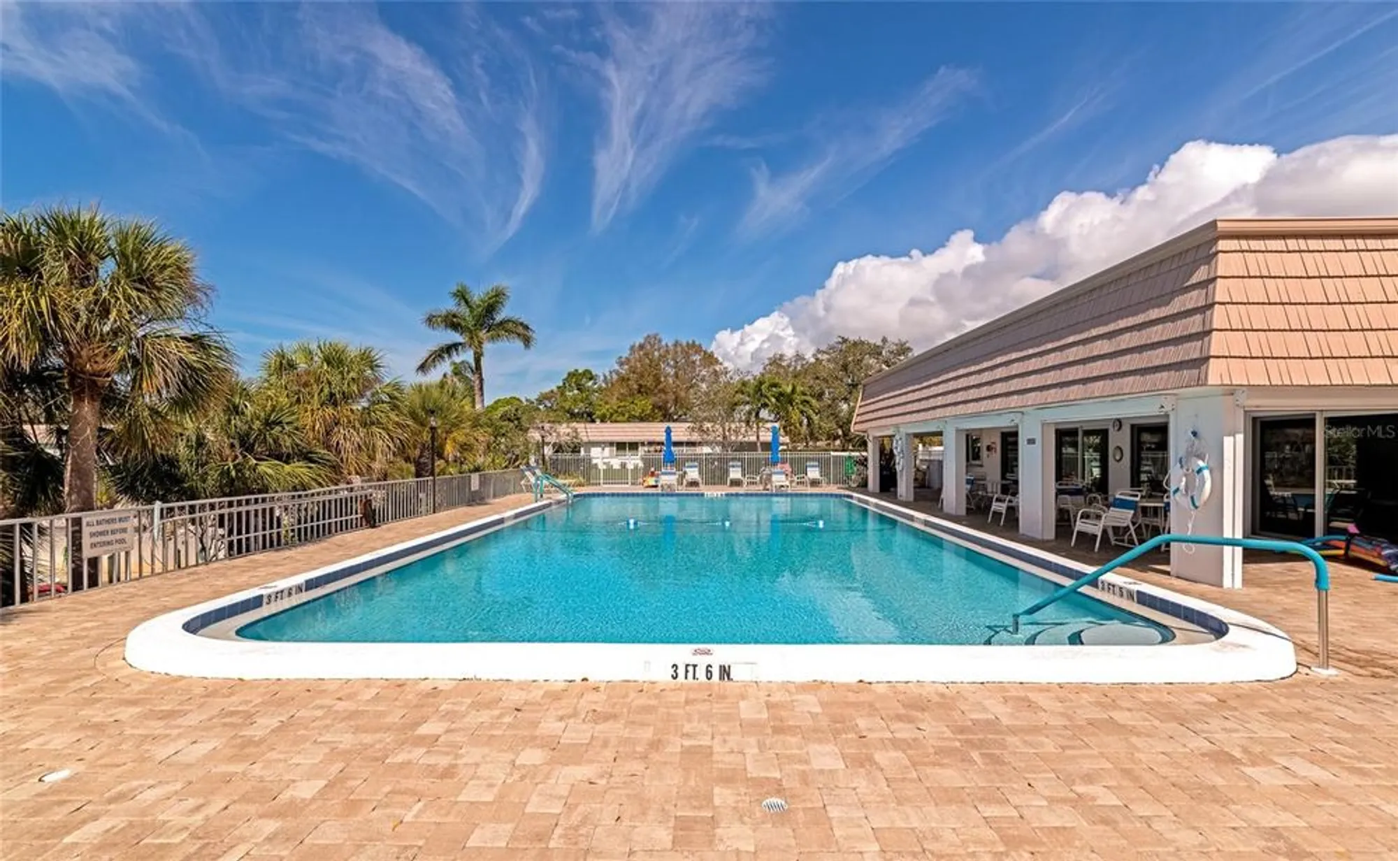 Property Slideshow image 16 of 20 | 5453 riverbluff cir # v68, Sarasota, FL, 34231