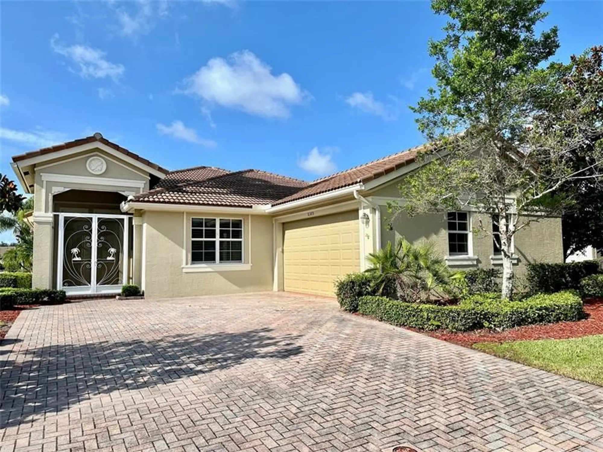 Property Slideshow image 1 of 29 | 6305 astor pl, Vero Beach, FL, 32966