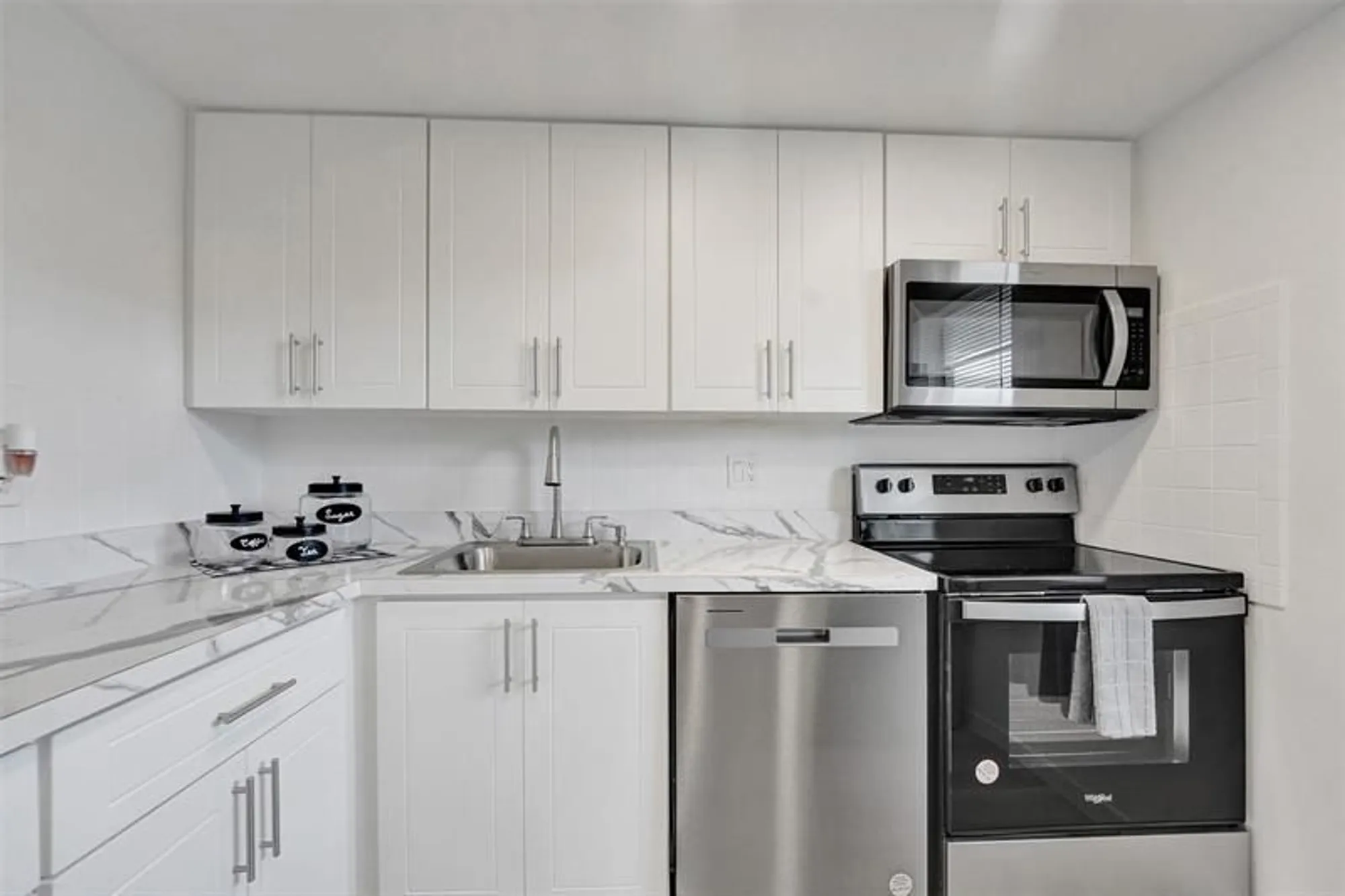 Property Slideshow image 5 of 60 | 7605 nw 5th pl apt 103, Margate, FL, 33063